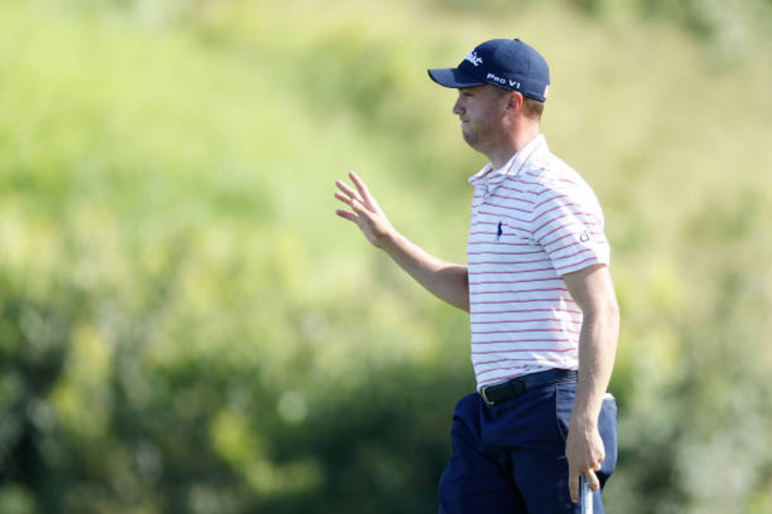 KAPALUA, HAWAII - JANUARY 10: Justin Thomas of the United States acknowledges fans on the 18th green during the final round of the Sentry Tournament Of Champions at the Kapalua Plantation Course on January 10, 2021 in Kapalua, Hawaii. (Photo by Cliff Hawkins/Getty Images)