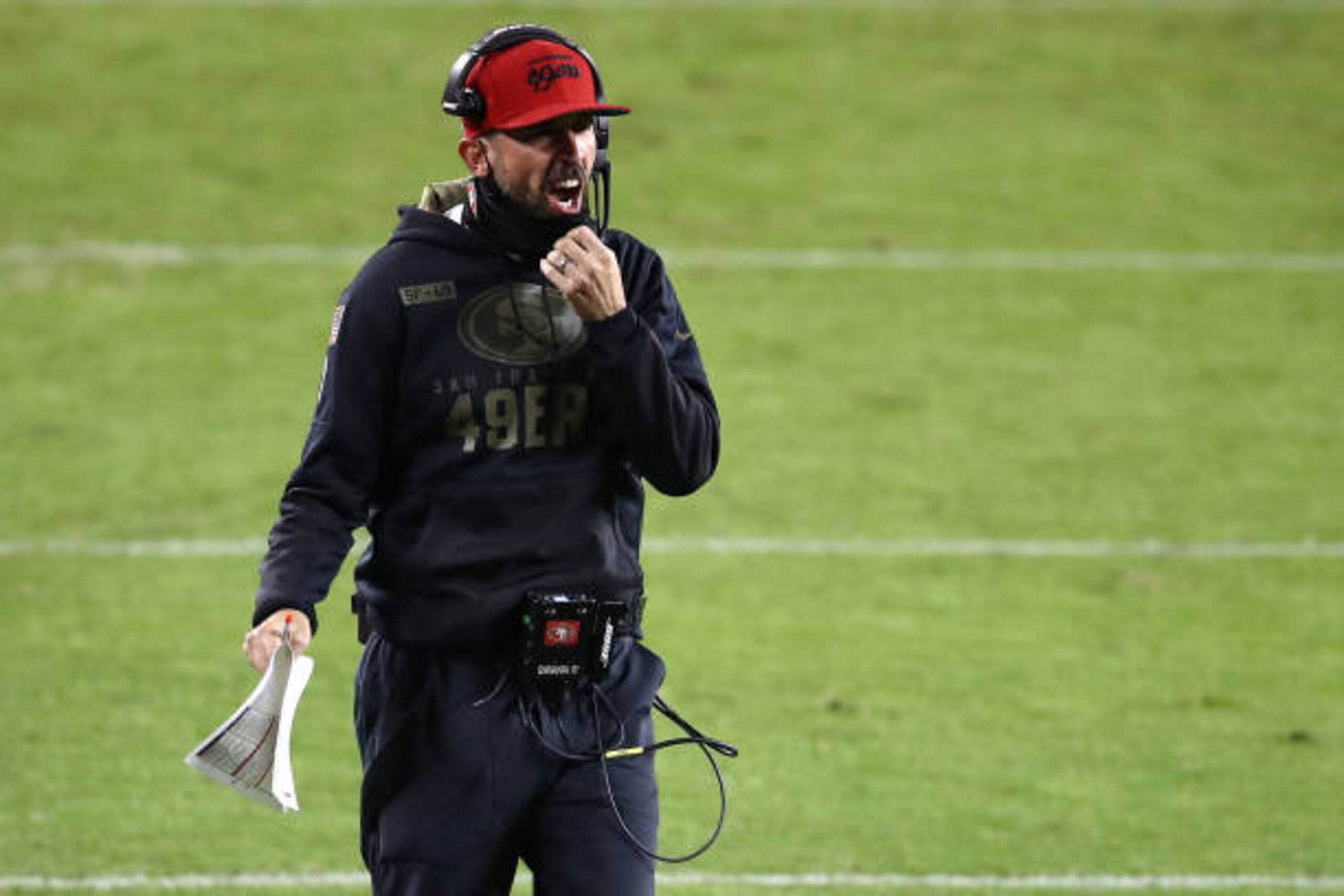 SANTA CLARA, CALIFORNIA - NOVEMBER 05: Head coach Kyle Shanahan of the San Francisco 49ers argues a pass interference call during the second quarter against the Green Bay Packers at Levi's Stadium on November 05, 2020 in Santa Clara, California. (Photo by Ezra Shaw/Getty Images)