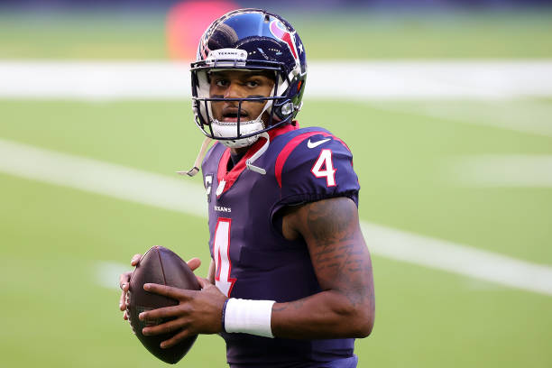 HOUSTON, TEXAS - JANUARY 03: Deshaun Watson #4 of the Houston Texans participates in warmups prior to a game against the Tennessee Titans at NRG Stadium on January 03, 2021 in Houston, Texas. (Photo by Carmen Mandato/Getty Images) HOUSTON, TEXAS - JANUARY 03: Deshaun Watson #4 of the Houston Texans participates in warmups prior to a game against the Tennessee Titans at NRG Stadium on January 03, 2021 in Houston, Texas. (Photo by Carmen Mandato/Getty Images)