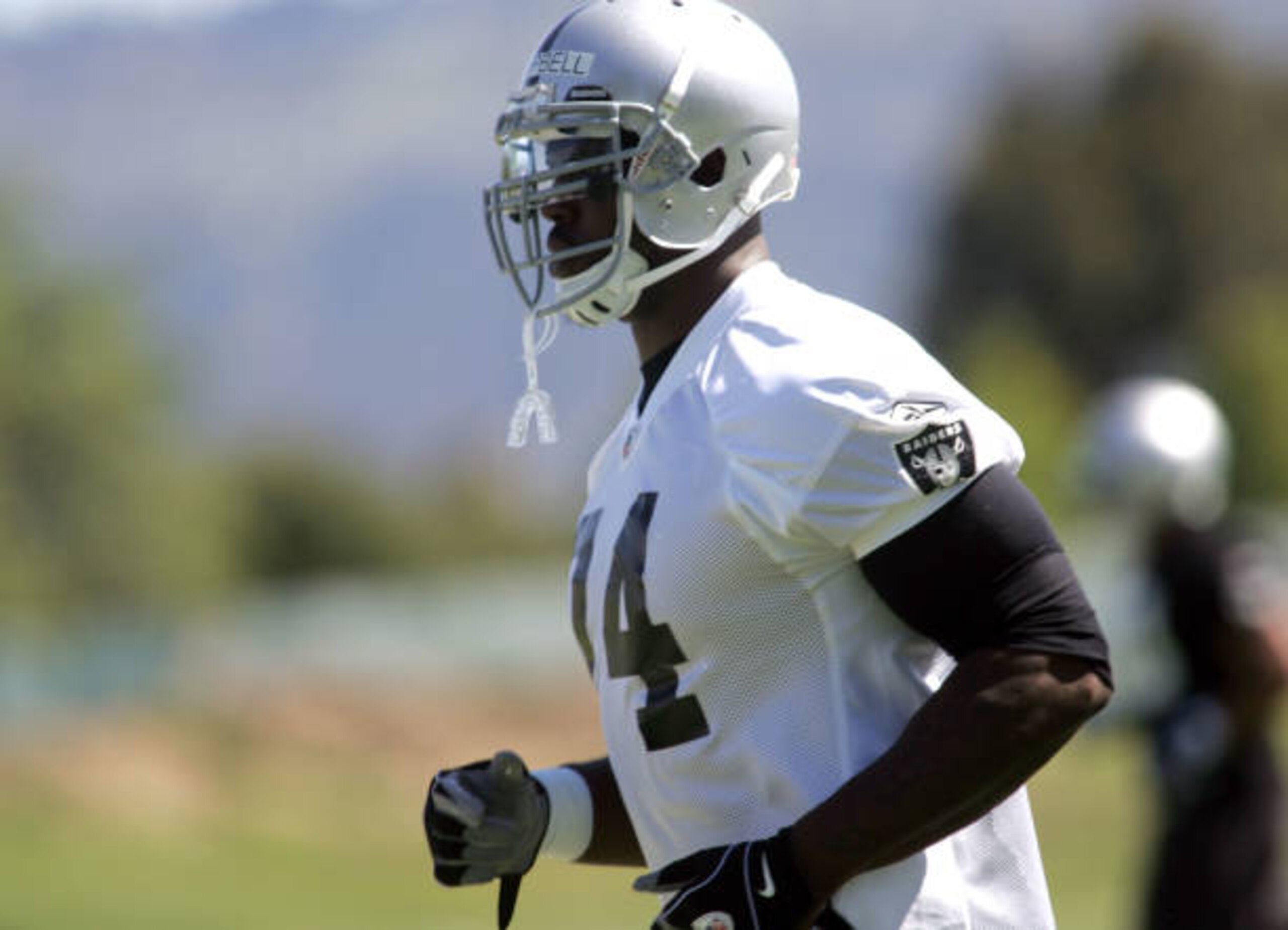 Oakland Raiders offensive tackle Bruce Campbell during a mandatory mini-camp at the Oakland Raiders training facility in Alameda, Calif. on Friday, April 30, 2010. (Dean Coppola/Staff) (Photo by MediaNews Group/Bay Area News via Getty Images) Oakland Raiders offensive tackle Bruce Campbell during a mandatory mini-camp at the Oakland Raiders training facility in Alameda, Calif. on Friday, April 30, 2010. (Dean Coppola/Staff) (Photo by MediaNews Group/Bay Area News via Getty Images)