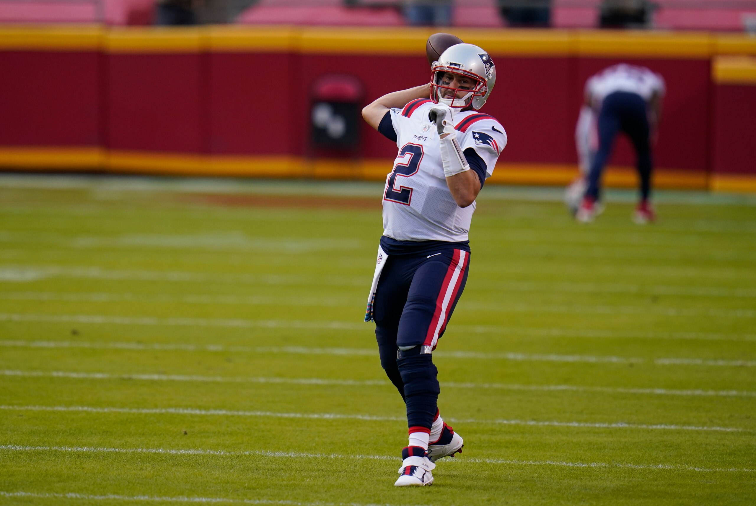 New England Patriots quarterback Brian Hoyer warms up before an NFL football game against the Kansas City Chiefs, Monday, Oct. 5, 2020, in Kansas City. (AP Photo/Jeff Roberson)