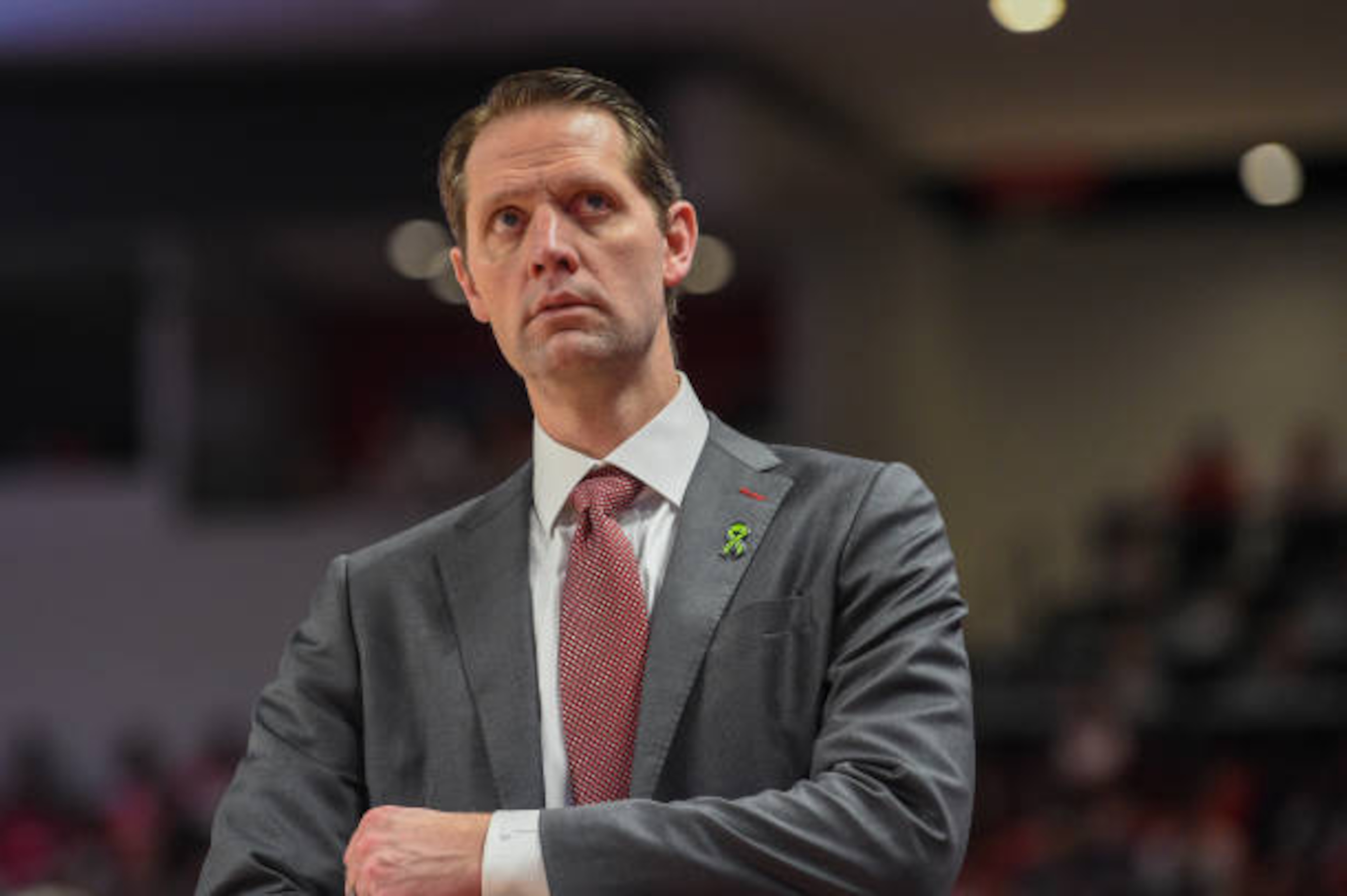 HOUSTON, TX - MARCH 01: Cincinnati Bearcats head coach John Brannen checks out the scoreboard during first half play during the basketball game between the Cincinnati Bearcats and Houston Cougars at the Fertitta Center on March 1, 2020 in Houston, TX. (Photo by Ken Murray/Icon Sportswire via Getty Images) HOUSTON, TX - MARCH 01: Cincinnati Bearcats head coach John Brannen checks out the scoreboard during first half play during the basketball game between the Cincinnati Bearcats and Houston Cougars at the Fertitta Center on March 1, 2020 in Houston, TX. (Photo by Ken Murray/Icon Sportswire via Getty Images)
