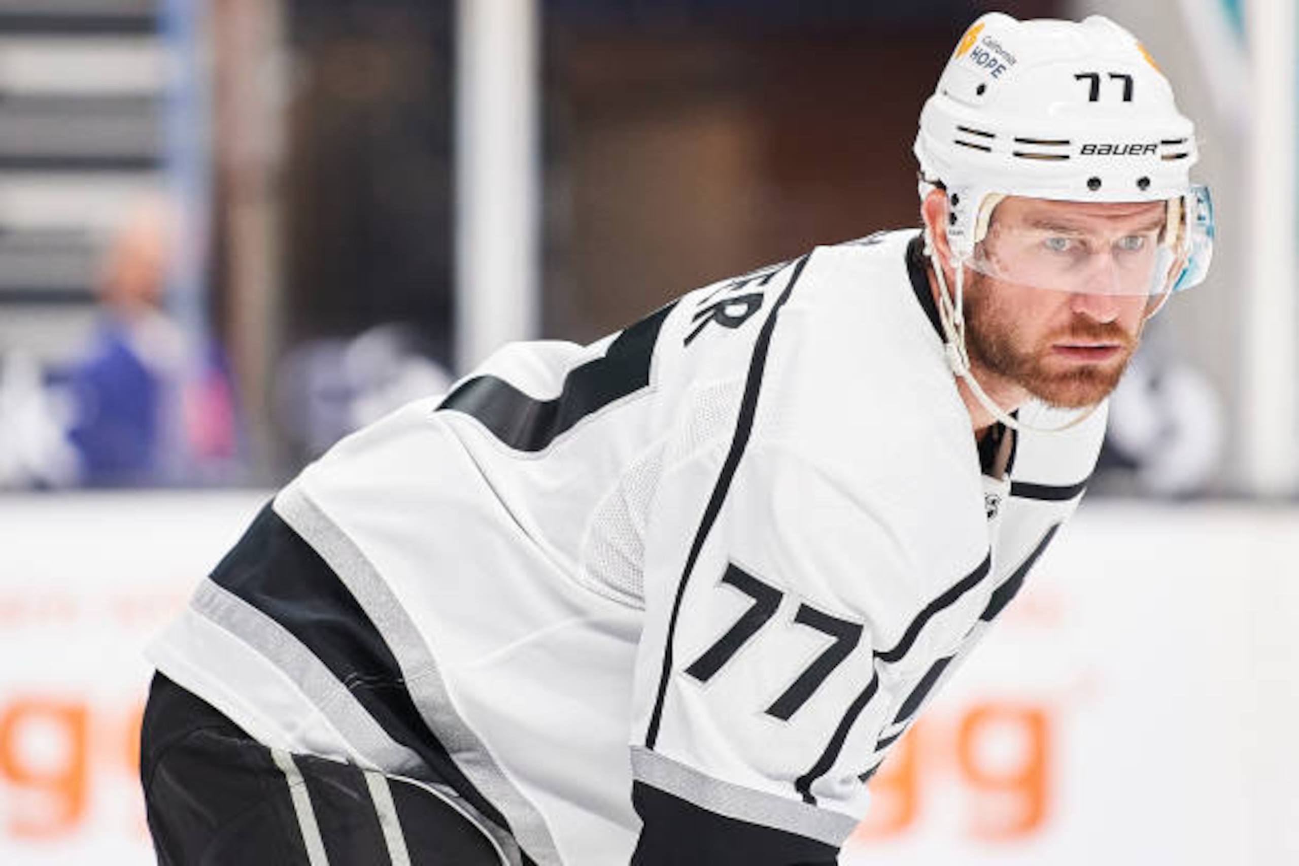 SAN JOSE, CA - APRIL 09: Los Angeles Kings center Jeff Carter (77) prepares for a faceoff during the San Jose Sharks game versus the Los Angeles Kings on April 9, 2021, at SAP Center at San Jose in San Jose, CA. (Photo by Matt Cohen/Icon Sportswire via Getty Images)
