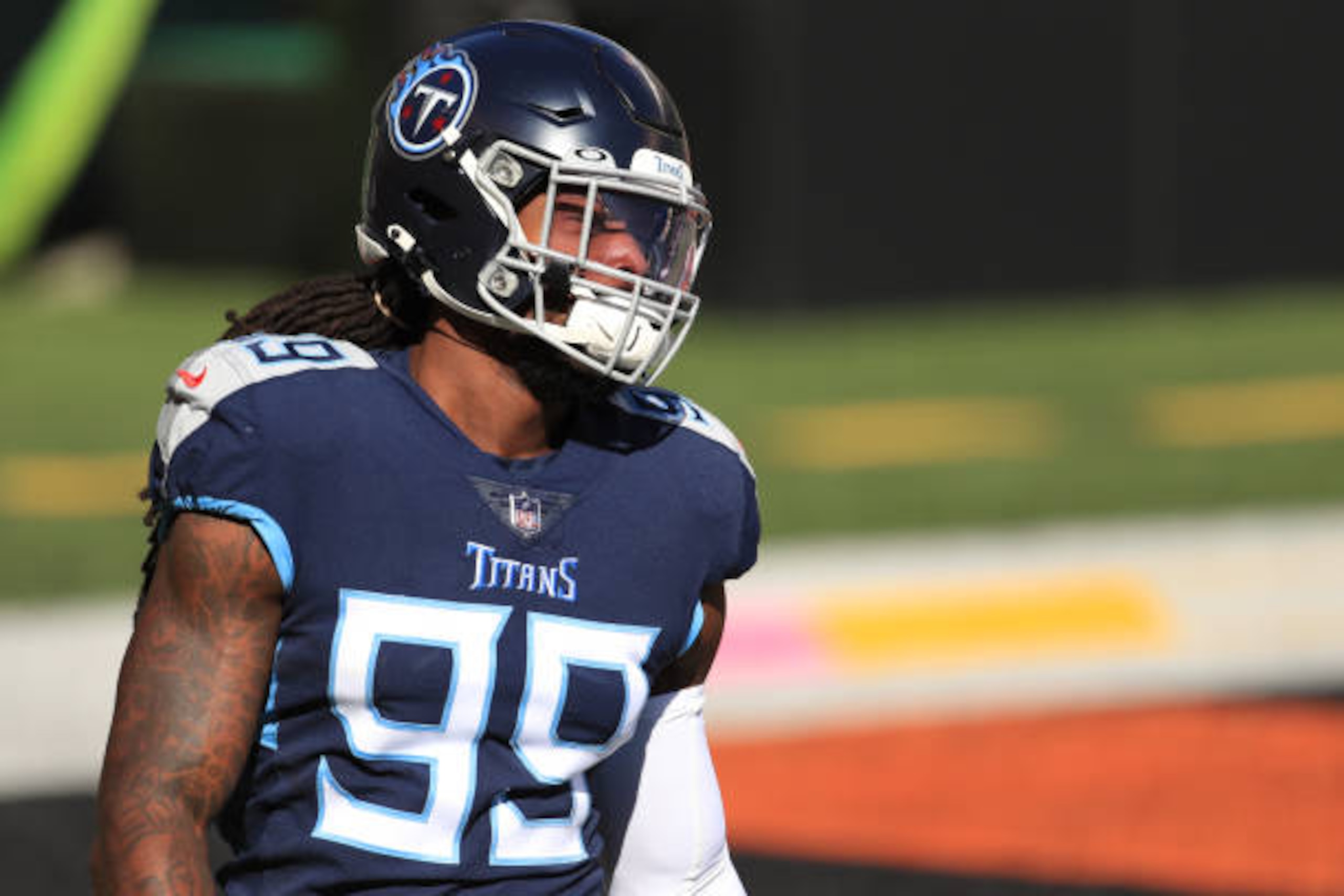 CINCINNATI, OH - NOVEMBER 01: Tennessee Titans outside linebacker Jadeveon Clowney (99) warms up before the game against the Tennessee Titans and the Cincinnati Bengals on November 1, 2020, at Paul Brown Stadium in Cincinnati, OH. (Photo by Ian Johnson/Icon Sportswire via Getty Images)