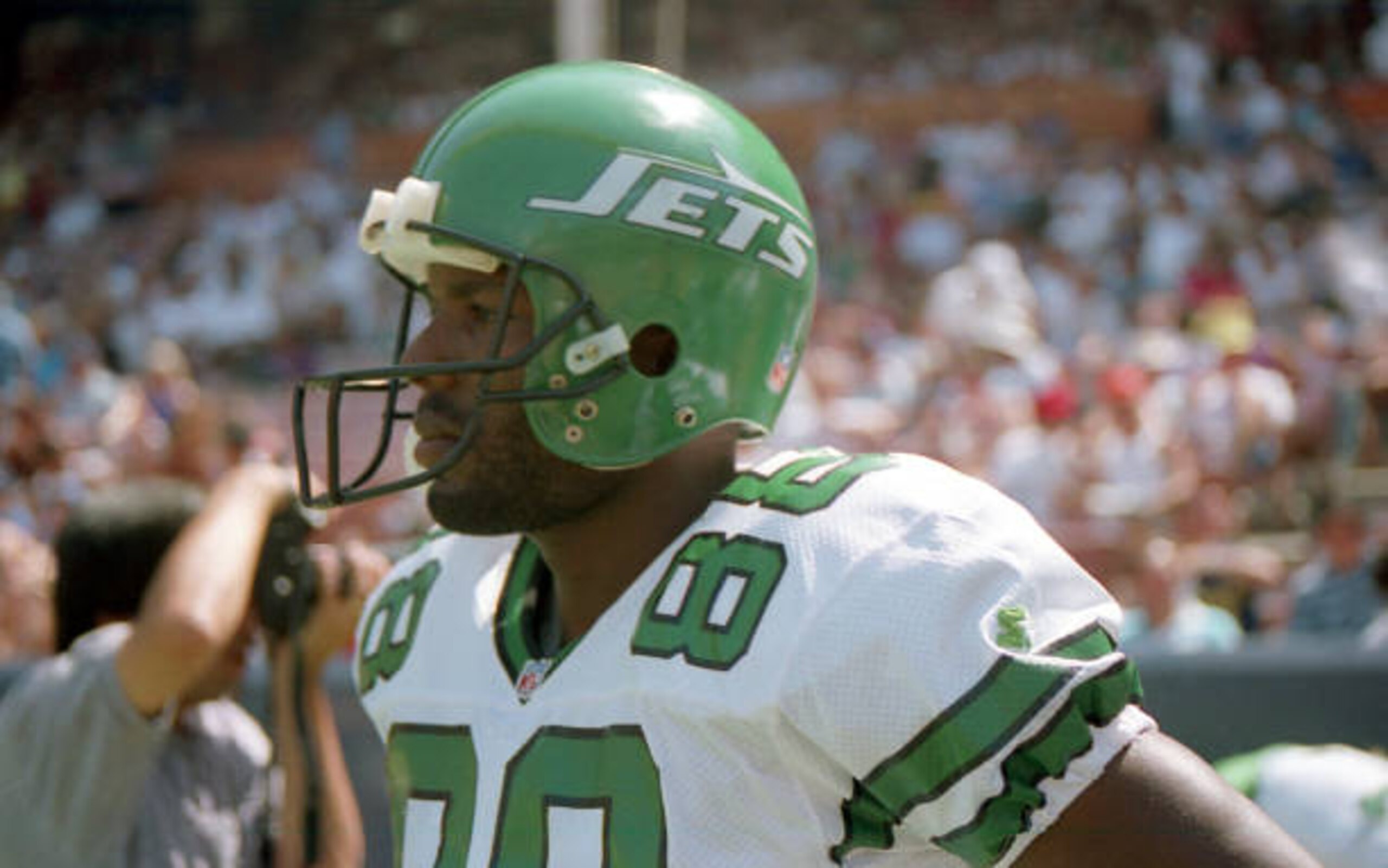 ANAHEIM,CA-CIRCA 1992: Al Toon of the New York Jets against the Los Angeles Rams at Anaheim Stadium circa 1992 in Anaheim,California.  (Photo by Owen C. Shaw/Getty Images)