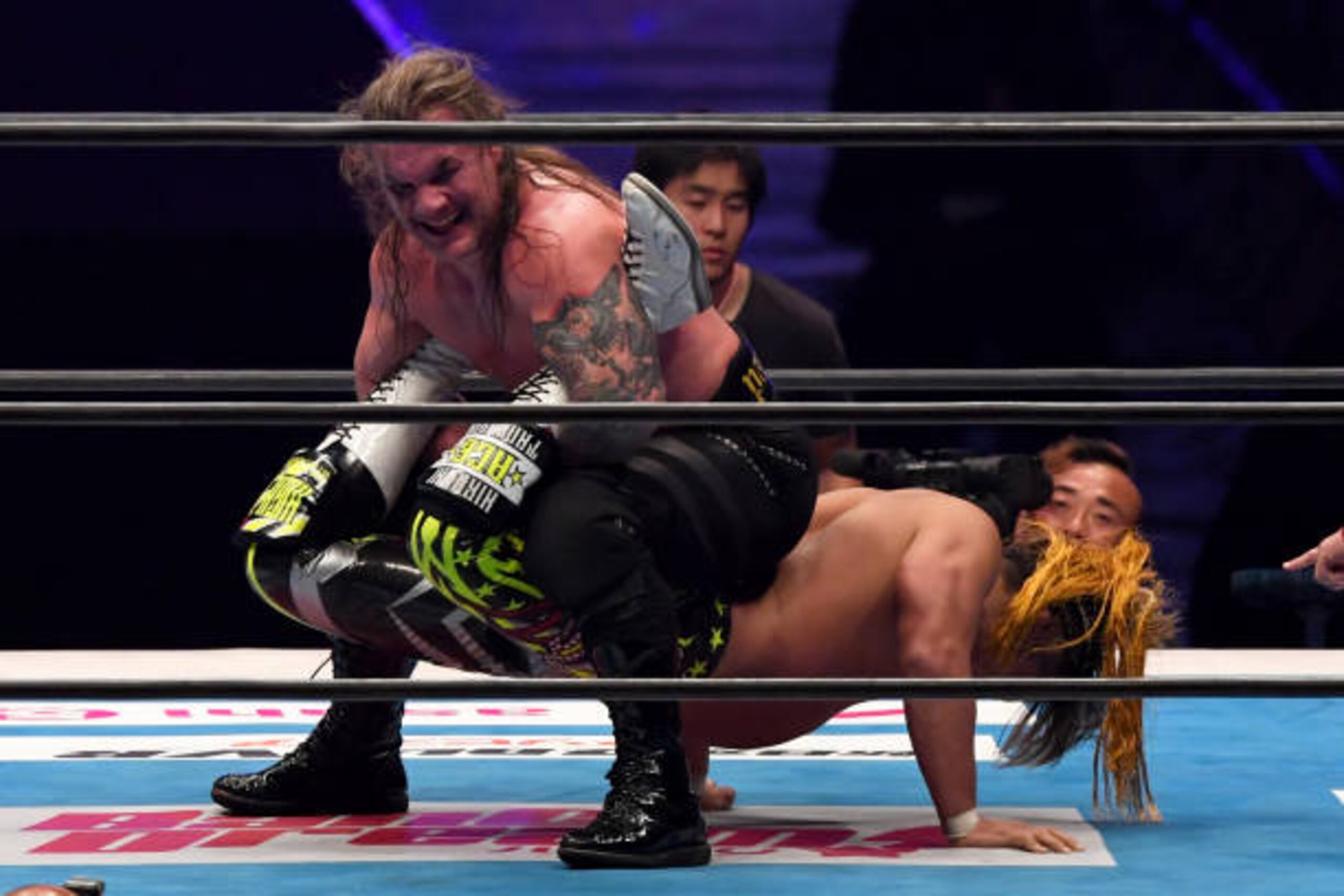 TOKYO, JAPAN - JANUARY 05: Chris Jericho of Canada and Hiroshi Tanahashi of Japan compete in the bout during the New Japan Pro-Wrestling 'Wrestle Kingdom 14' at the Tokyo Dome on January 05, 2020 in Tokyo, Japan. (Photo by Etsuo Hara/Getty Images)