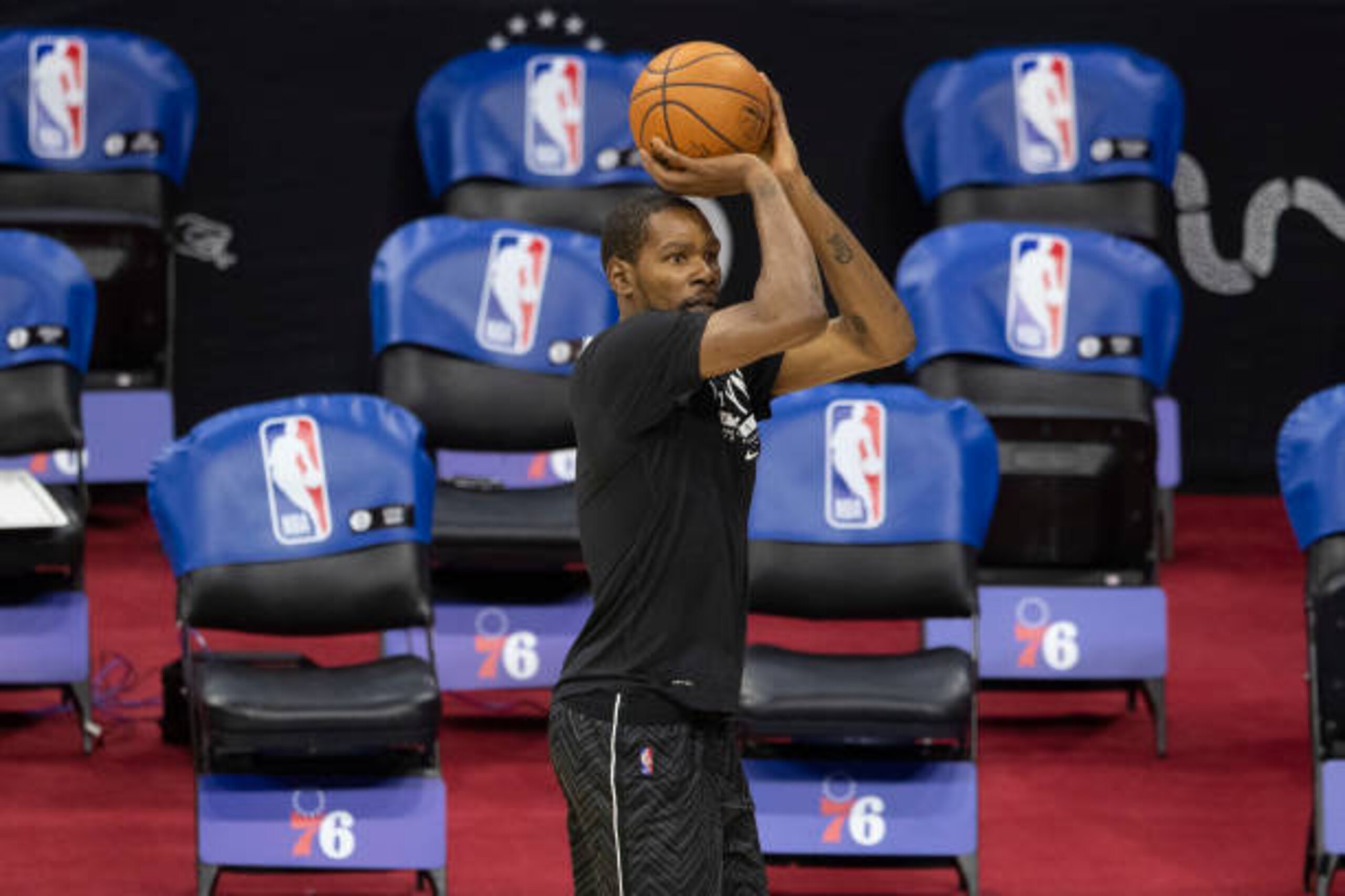 PHILADELPHIA, PA - APRIL 14: Kevin Durant #7 of the Brooklyn Nets warms up prior to the game against the Philadelphia 76ers at the Wells Fargo Center on April 14, 2021 in Philadelphia, Pennsylvania. NOTE TO USER: User expressly acknowledges and agrees that, by downloading and or using this photograph, User is consenting to the terms and conditions of the Getty Images License Agreement. (Photo by Mitchell Leff/Getty Images)