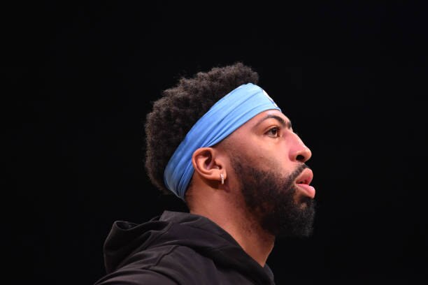 BROOKLYN, NY - APRIL 10: Anthony Davis #3 of the Los Angeles Lakers warms up prior to a game against the Brooklyn Nets on April 10, 2021 at Barclays Center in Brooklyn, New York. NOTE TO USER: User expressly acknowledges and agrees that, by downloading and/or using this Photograph, user is consenting to the terms and conditions of the Getty Images License Agreement. Mandatory Copyright Notice: Copyright 2021 NBAE (Photo by Jesse D. Garrabrant/NBAE via Getty Images)