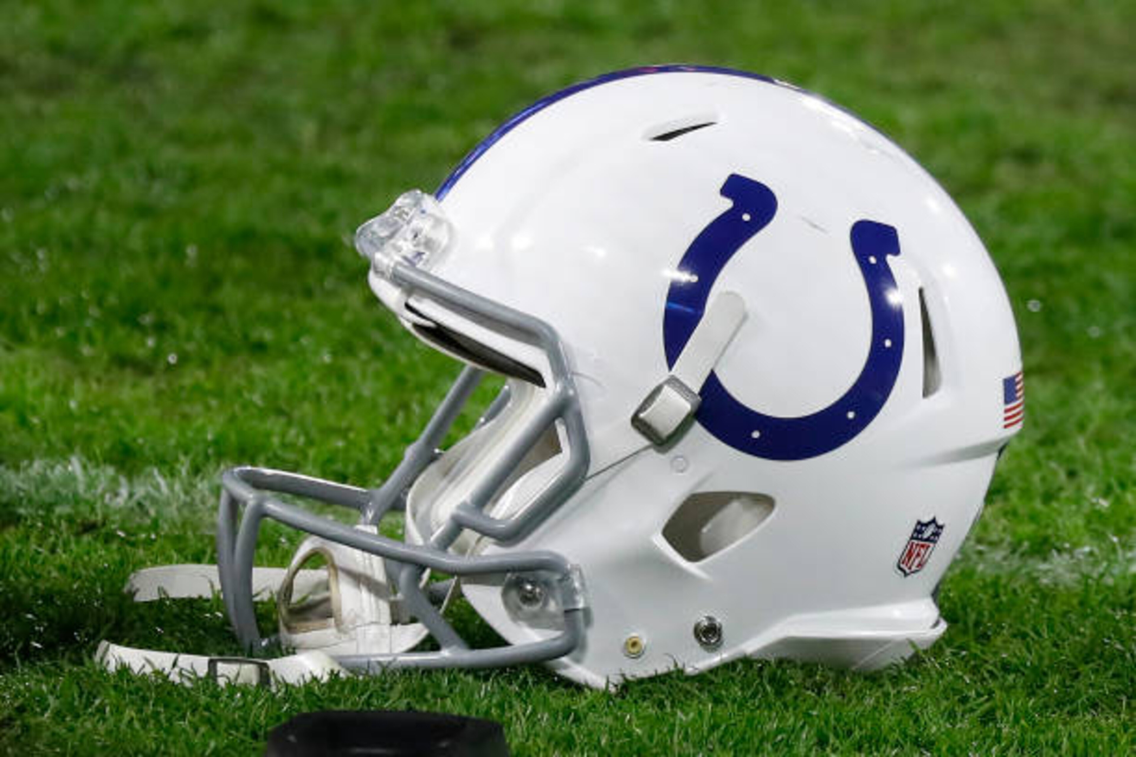 NASHVILLE, TENNESSEE - NOVEMBER 12: A helmet of the Indianapolis Colts rests on the sideline during a game against the Tennessee Titans at Nissan Stadium on November 12, 2020 in Nashville, Tennessee. (Photo by Frederick Breedon/Getty Images) NASHVILLE, TENNESSEE - NOVEMBER 12: A helmet of the Indianapolis Colts rests on the sideline during a game against the Tennessee Titans at Nissan Stadium on November 12, 2020 in Nashville, Tennessee. (Photo by Frederick Breedon/Getty Images)