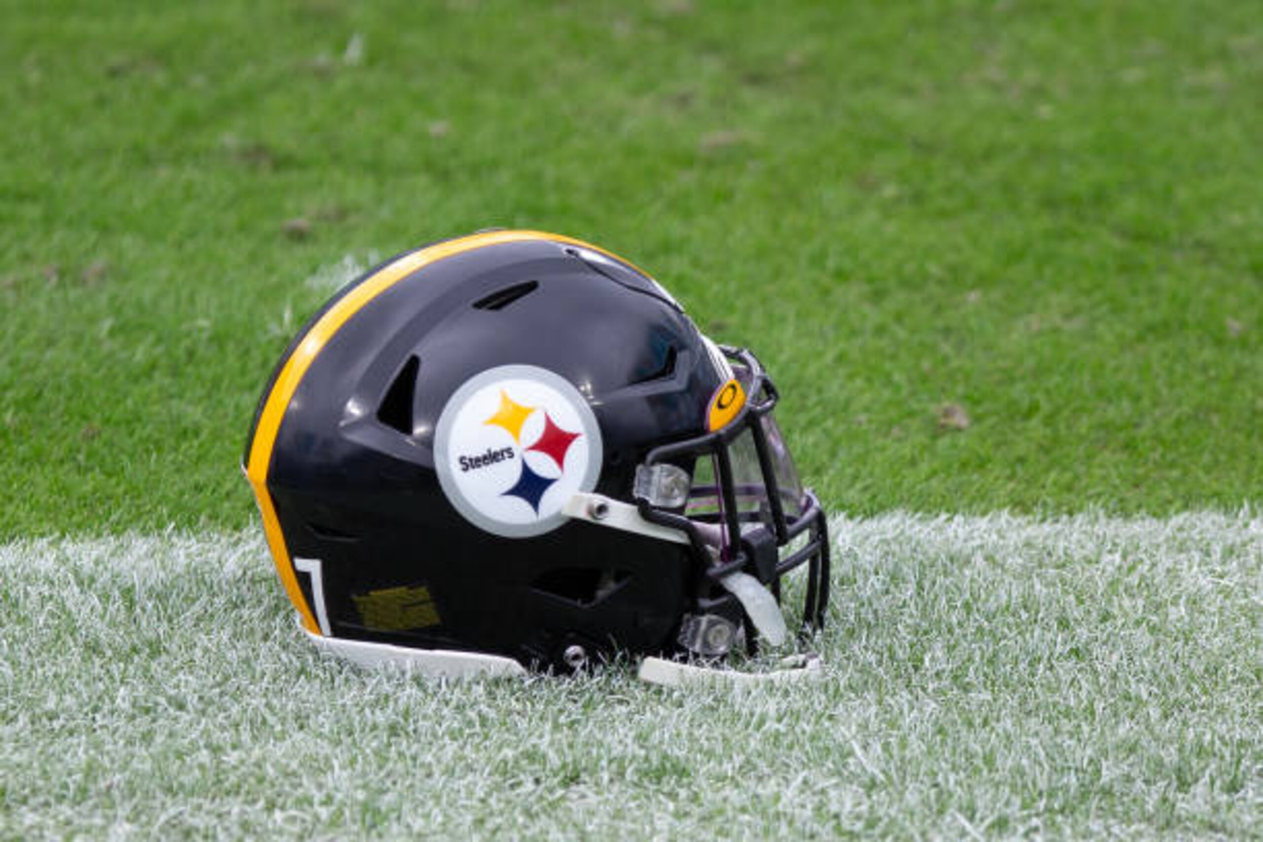 JACKSONVILLE, FL - NOVEMBER 22: A Pittsburgh Steelers helmet during the game between the Pittsburgh Steelers and the Jacksonville Jaguars on November 22, 2020 at TIAA Bank Field in Jacksonville, Fl. (Photo by David Rosenblum/Icon Sportswire via Getty Images)