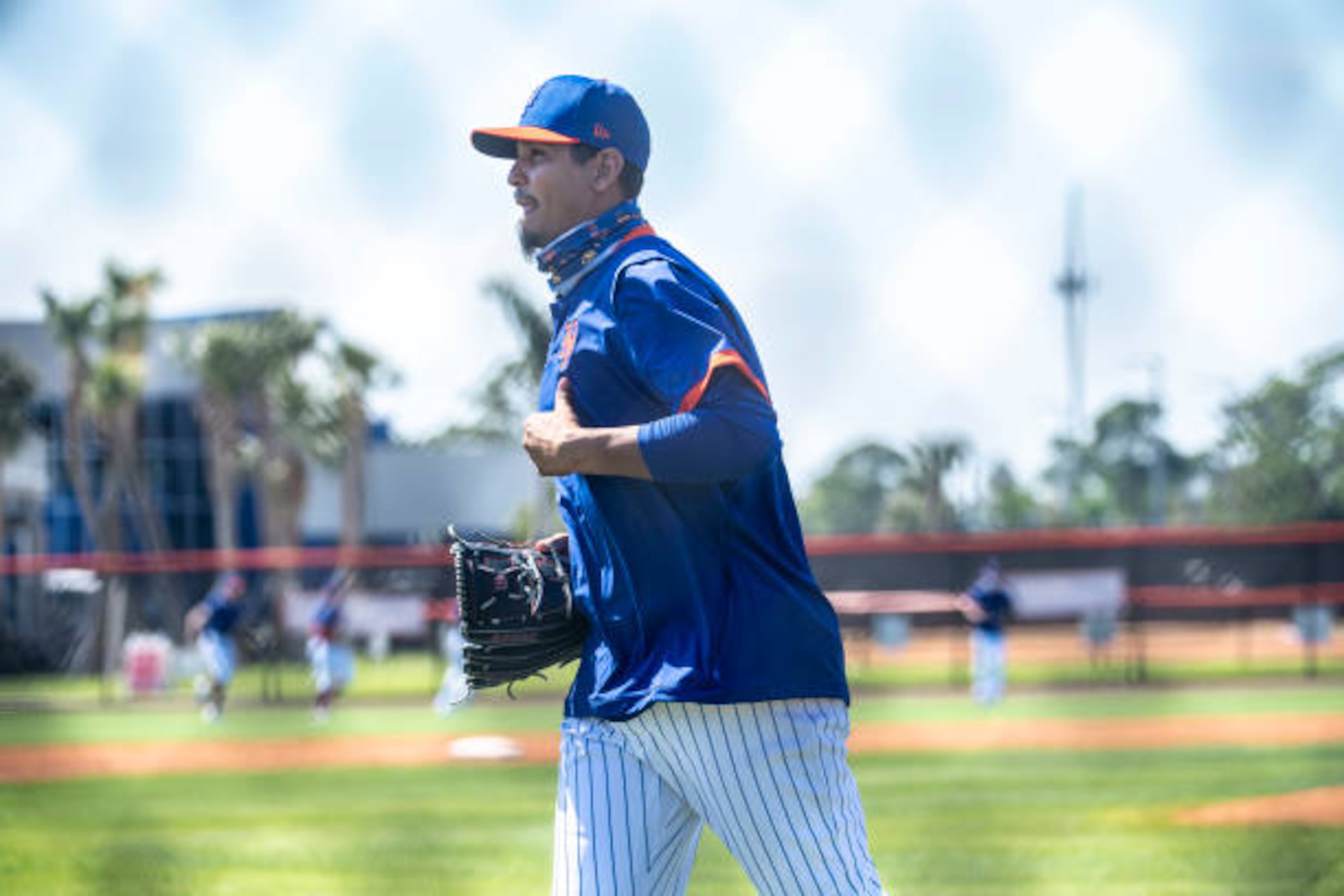 Port St. Lucie, FL: New York Mets pitcher Carlos Carrasco jogs during a spring training workout on Feb. 26, 2021 in Port St. Lucie, Florida. (Photo by Alejandra Villa Loraca/Newsday RM via Getty Images)