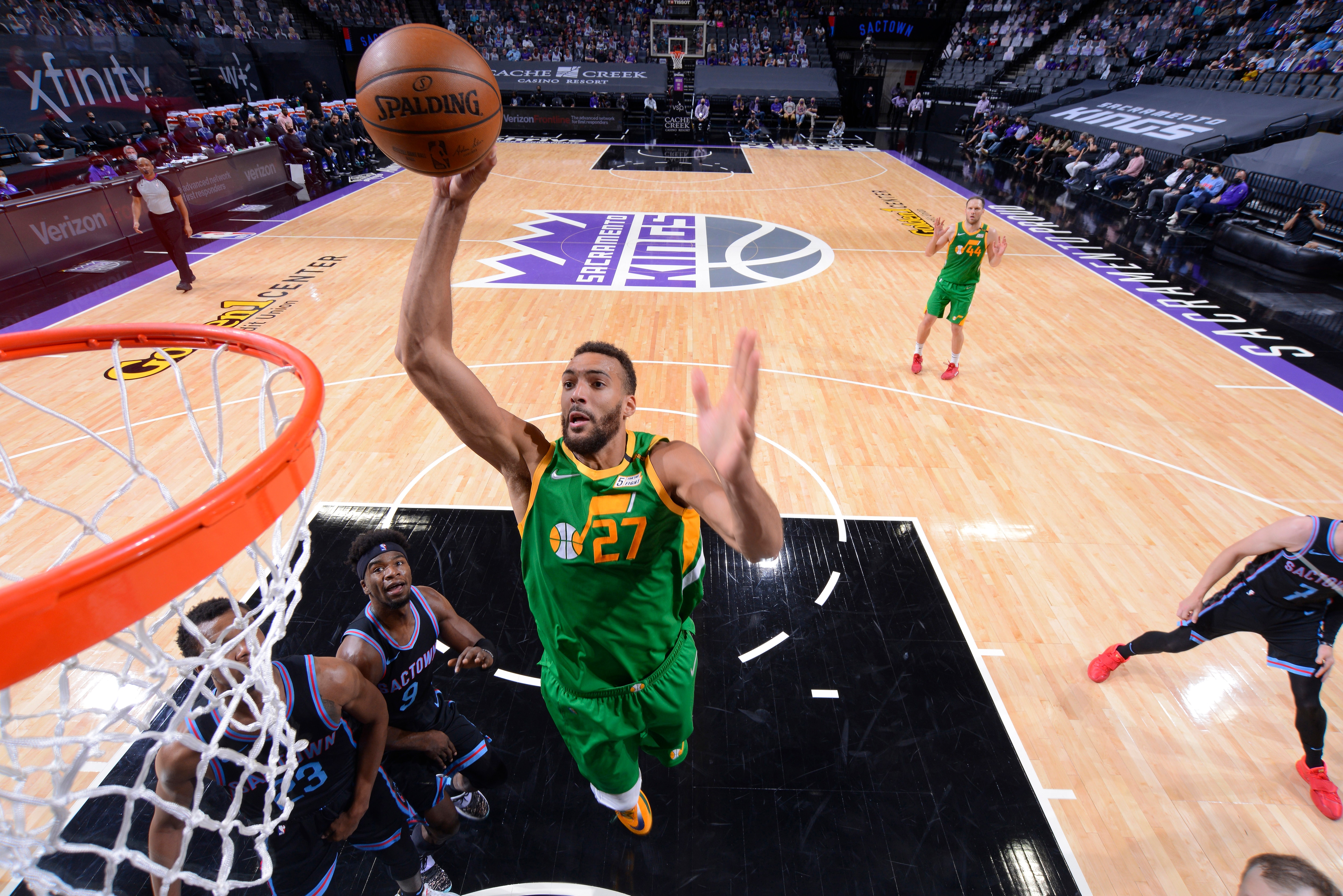 SACRAMENTO, CA - MAY 16: Rudy Gobert #27 of the Utah Jazz dunks against the Sacramento Kings on May 16, 2021 at Golden 1 Center in Sacramento, California. NOTE TO USER: User expressly acknowledges and agrees that, by downloading and or using this photograph, User is consenting to the terms and conditions of the Getty Images Agreement. Mandatory Copyright Notice: Copyright 2021 NBAE (Photo by Rocky Widner/NBAE via Getty Images)