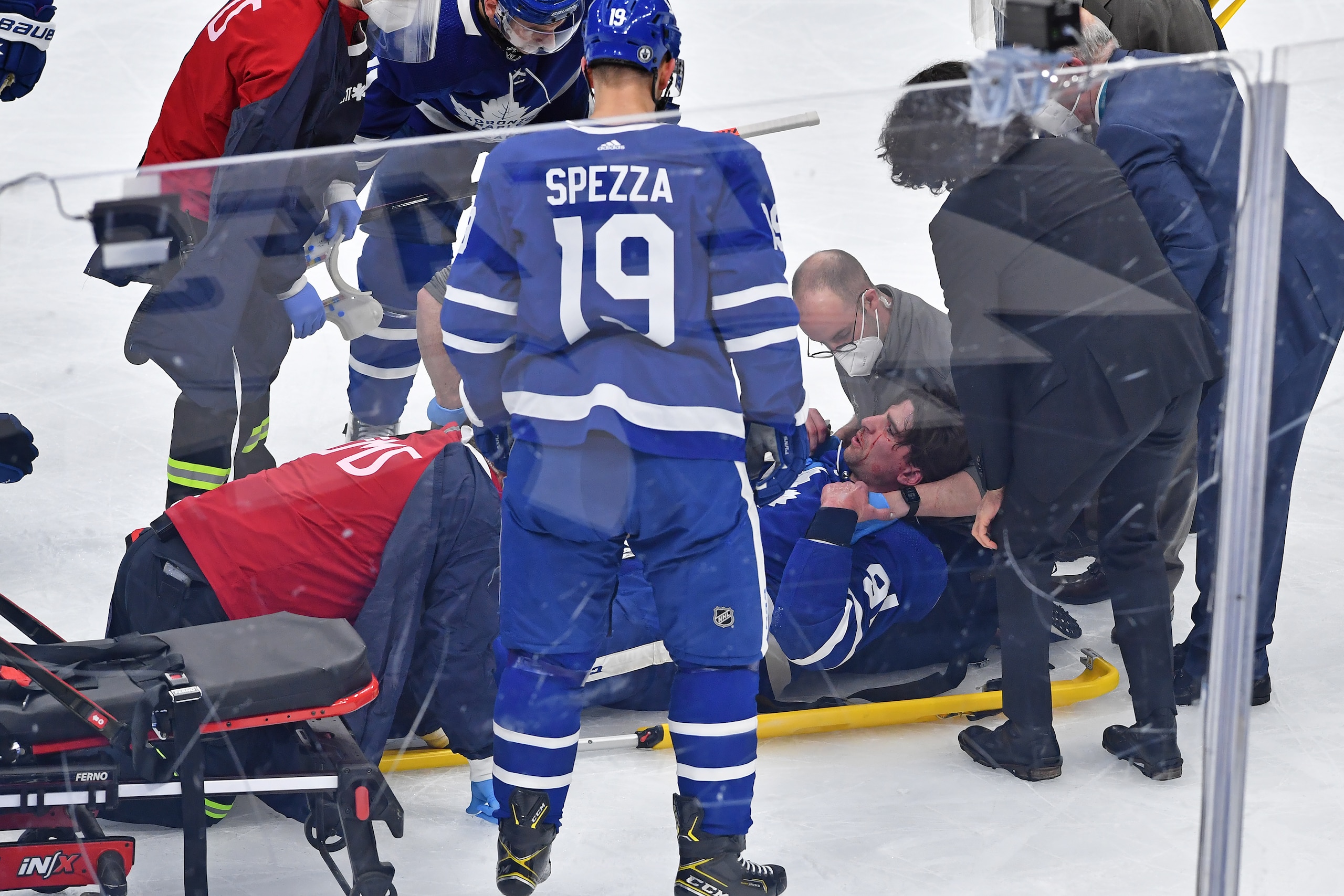 TORONTO, ON - MAY 20: Toronto Maple Leafs Center John Tavares (91) is loaded onto a stretcher after being injured during game one of the NHL Stanley Cup Playoffs First Round between the Montreal Canadiens and Toronto Maple Leafs on May 20, 2021 at Scotiabank Arena in Toronto, ON. (Photo by Gerry Angus/Icon Sportswire via Getty Images) TORONTO, ON - MAY 20: Toronto Maple Leafs Center John Tavares (91) is loaded onto a stretcher after being injured during game one of the NHL Stanley Cup Playoffs First Round between the Montreal Canadiens and Toronto Maple Leafs on May 20, 2021 at Scotiabank Arena in Toronto, ON. (Photo by Gerry Angus/Icon Sportswire via Getty Images)