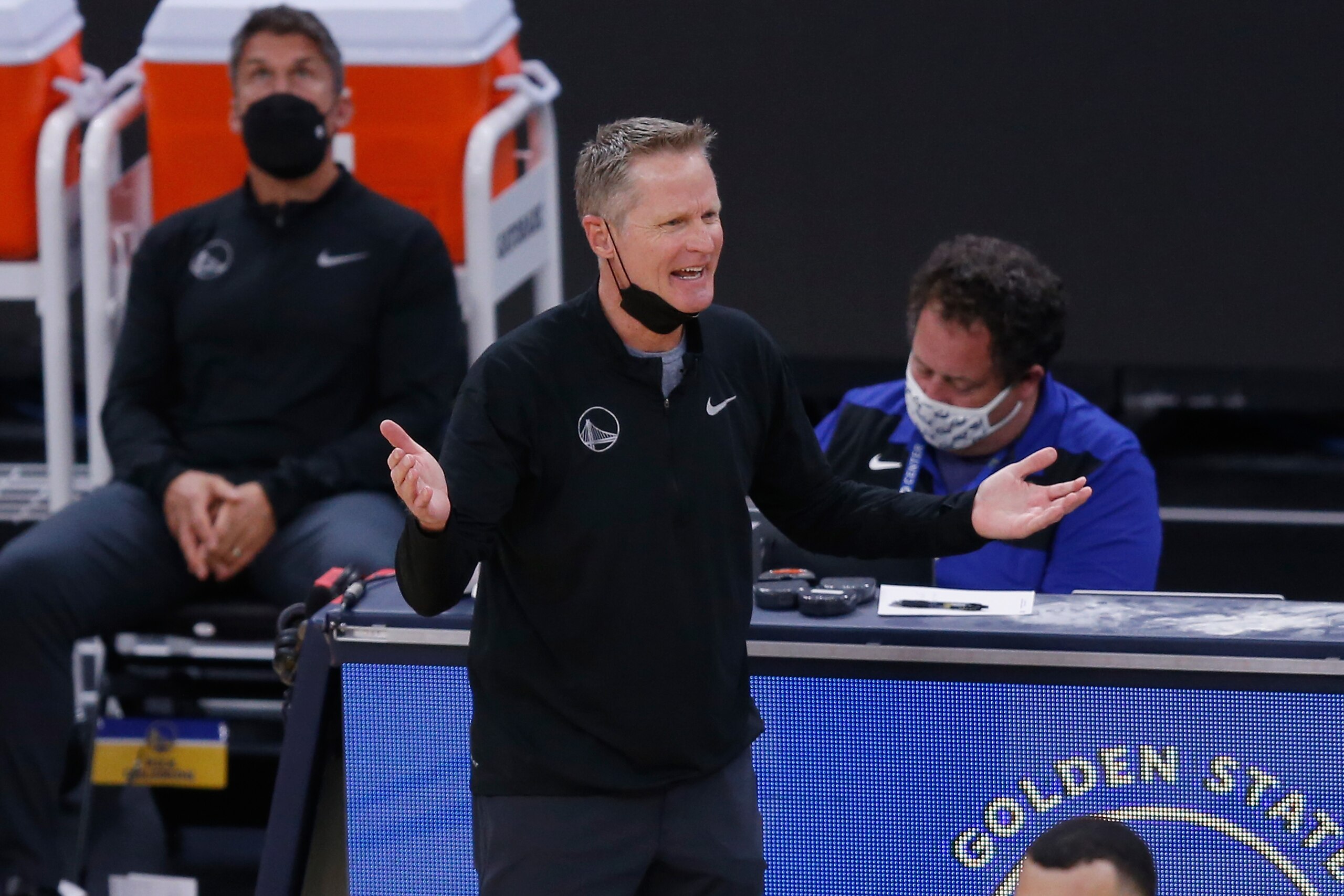 SAN FRANCISCO, CALIFORNIA - MAY 21: Head coach of the Golden State Warriors Steve Kerr talks to the referee in the second quarter of the NBA Play-In Tournament game against the Memphis Grizzlies at Chase Center on May 21, 2021 in San Francisco, California. NOTE TO USER: User expressly acknowledges and agrees that, by downloading and or using this photograph, User is consenting to the terms and conditions of the Getty Images License Agreement. (Photo by Lachlan Cunningham/Getty Images) SAN FRANCISCO, CALIFORNIA - MAY 21: Head coach of the Golden State Warriors Steve Kerr talks to the referee in the second quarter of the NBA Play-In Tournament game against the Memphis Grizzlies at Chase Center on May 21, 2021 in San Francisco, California. NOTE TO USER: User expressly acknowledges and agrees that, by downloading and or using this photograph, User is consenting to the terms and conditions of the Getty Images License Agreement. (Photo by Lachlan Cunningham/Getty Images)