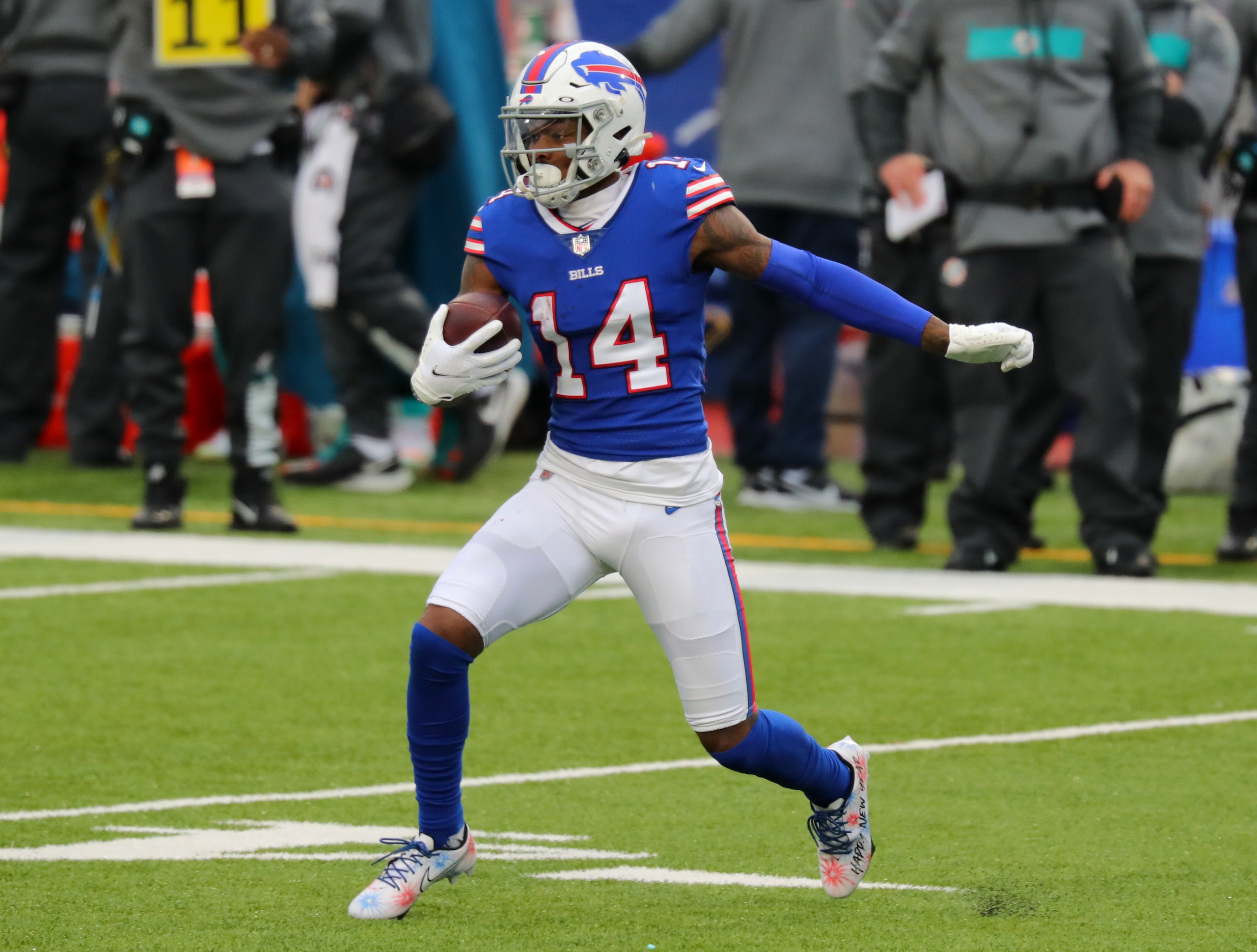 ORCHARD PARK, NY - JANUARY 03: Stefon Diggs #14 of the Buffalo Bills runs after making a catch against the Miami Dolphins at Bills Stadium on January 3, 2021 in Orchard Park, New York. (Photo by Timothy T Ludwig/Getty Images)