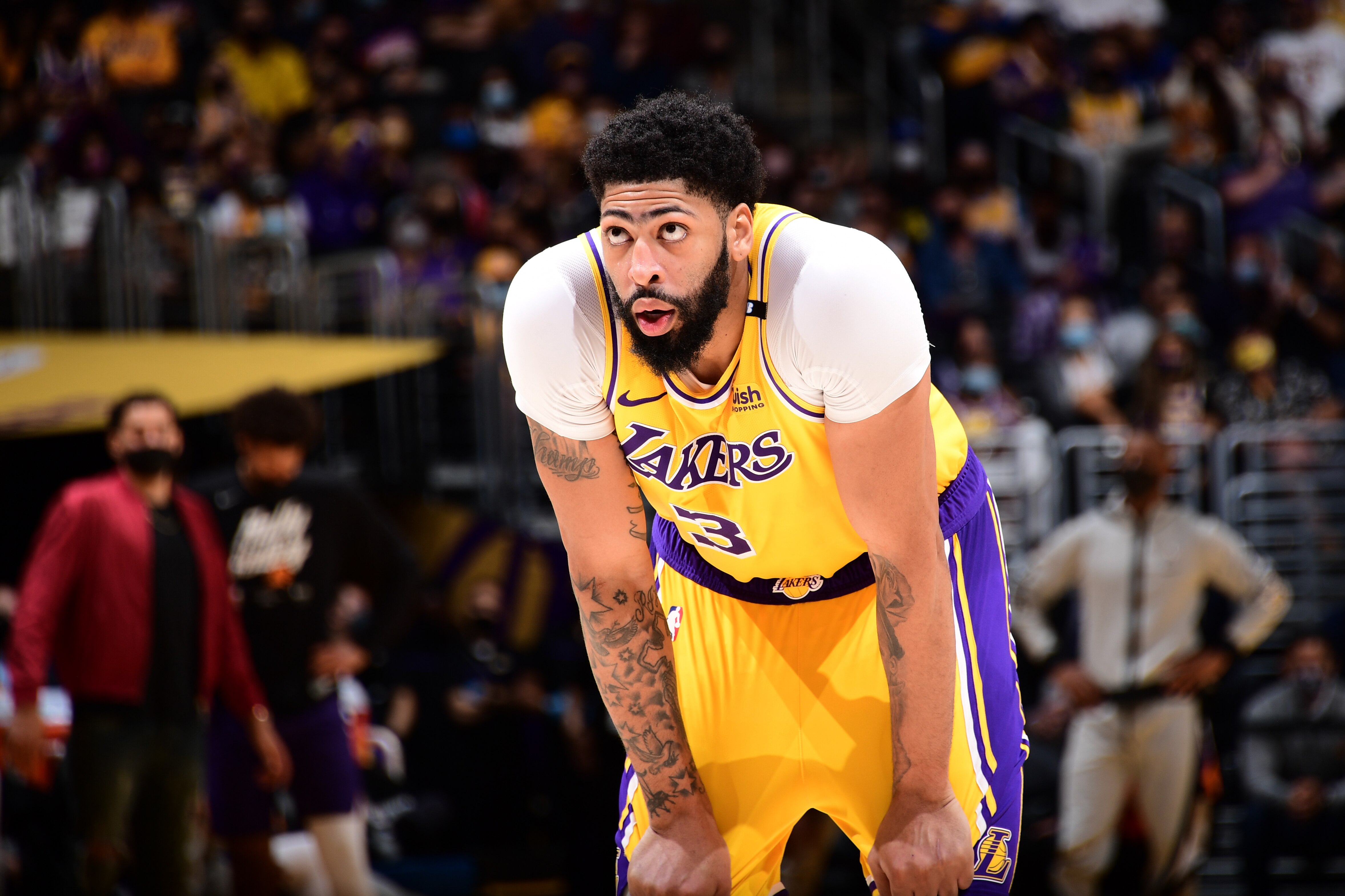LOS ANGELES, CA - MAY 27: Anthony Davis #3 of the Los Angeles Lakers looks on during the game against the Phoenix Suns during Round 1, Game 3 of the 2021 NBA Playoffs on May 27, 2021 at STAPLES Center in Los Angeles, California. NOTE TO USER: User expressly acknowledges and agrees that, by downloading and/or using this Photograph, user is consenting to the terms and conditions of the Getty Images License Agreement. Mandatory Copyright Notice: Copyright 2021 NBAE (Photo by Adam Pantozzi/NBAE via Getty Images)