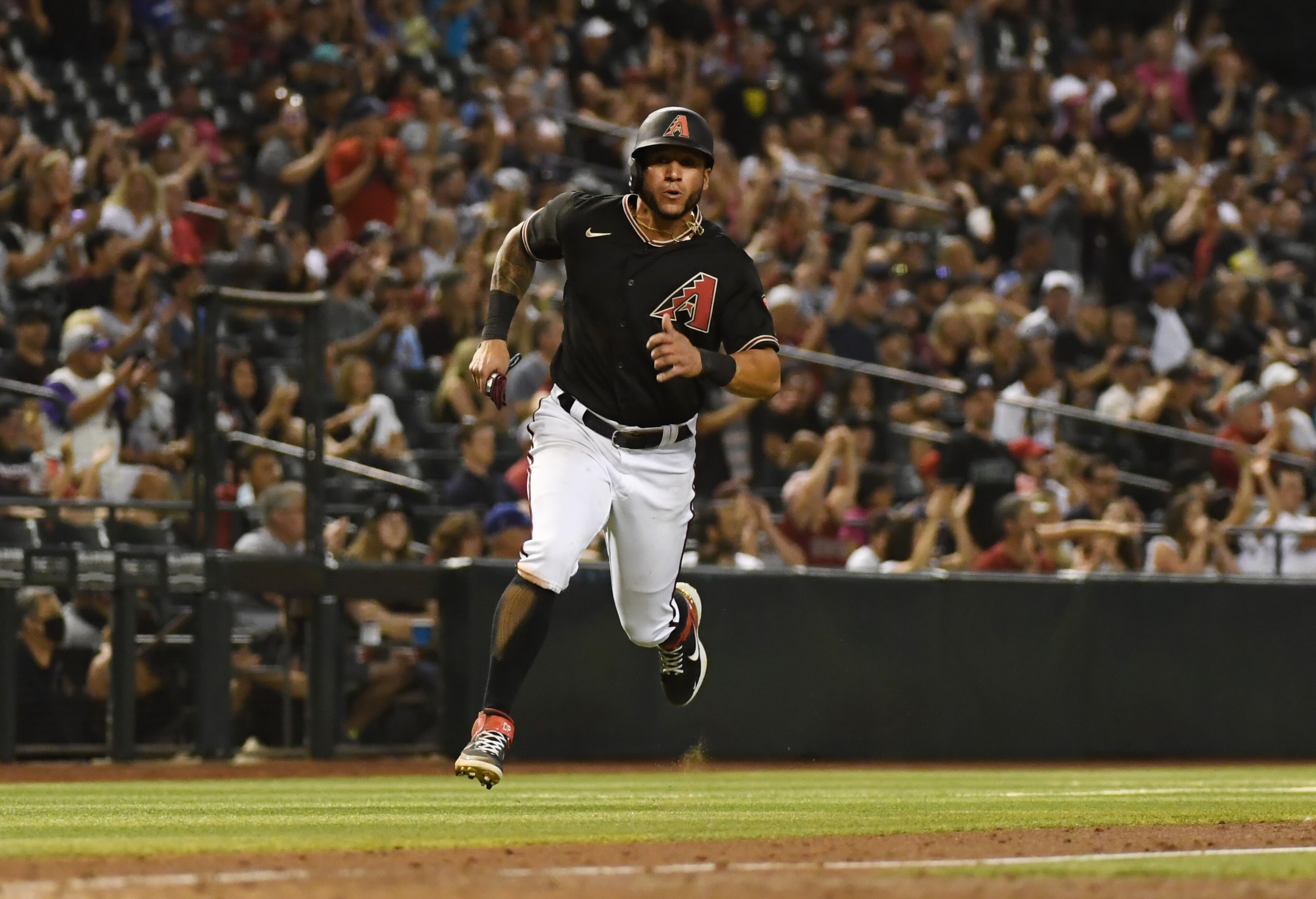 PHOENIX, ARIZONA - MAY 29: David Peralta #6 of the Arizona Diamondbacks rounds third base and runs to home plate against the St Louis Cardinals at Chase Field on May 29, 2021 in Phoenix, Arizona. (Photo by Norm Hall/Getty Images) PHOENIX, ARIZONA - MAY 29: David Peralta #6 of the Arizona Diamondbacks rounds third base and runs to home plate against the St Louis Cardinals at Chase Field on May 29, 2021 in Phoenix, Arizona. (Photo by Norm Hall/Getty Images)
