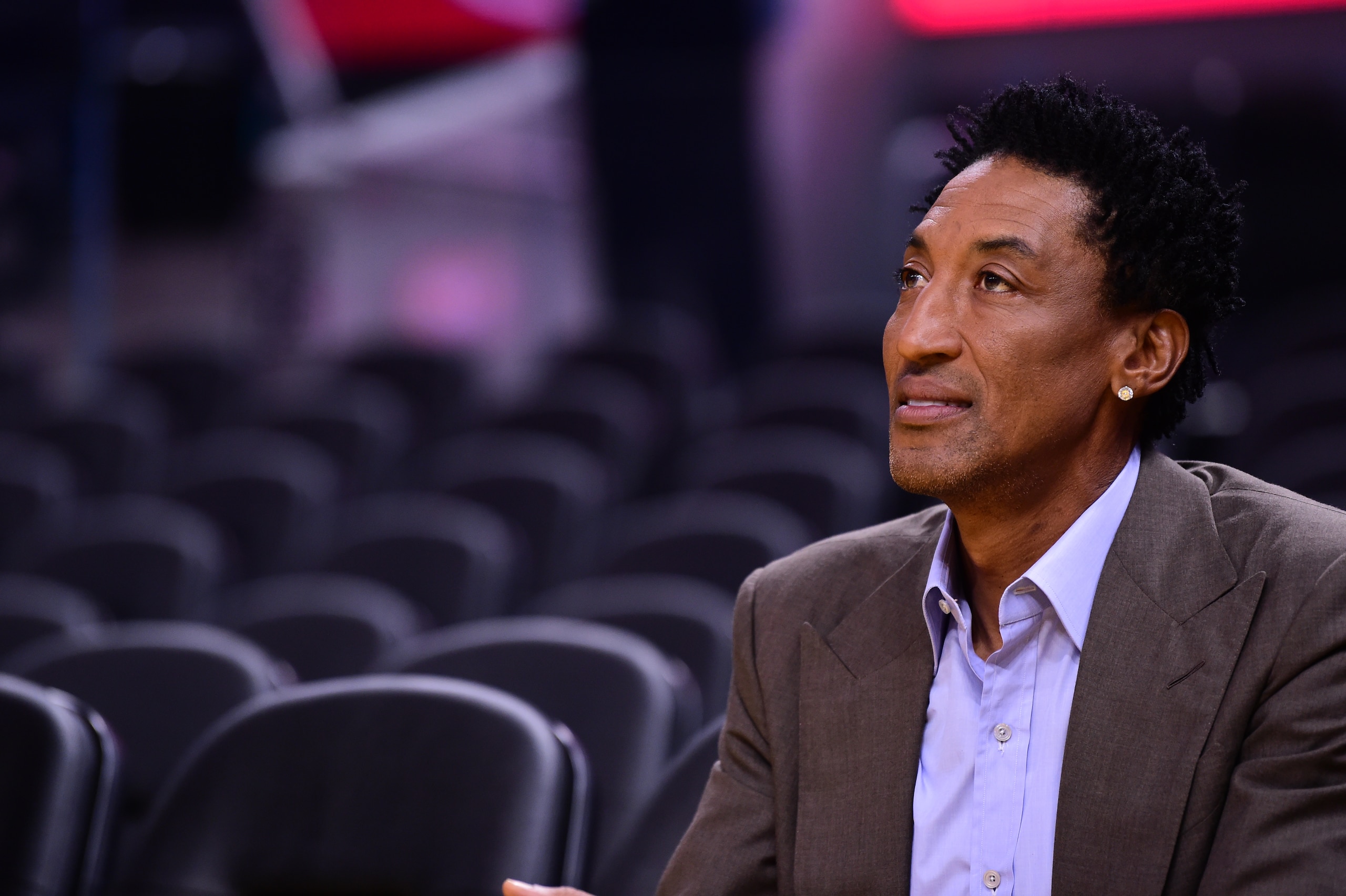 SAN FRANCISCO, CA - MARCH 7: NBA legend, Scottie Pippen, watches warm ups before the game on March 7, 2020 at Chase Center in San Francisco, California. NOTE TO USER: User expressly acknowledges and agrees that, by downloading and or using this photograph, user is consenting to the terms and conditions of Getty Images License Agreement. Mandatory Copyright Notice: Copyright 2020 NBAE (Photo by Noah Graham/NBAE via Getty Images)