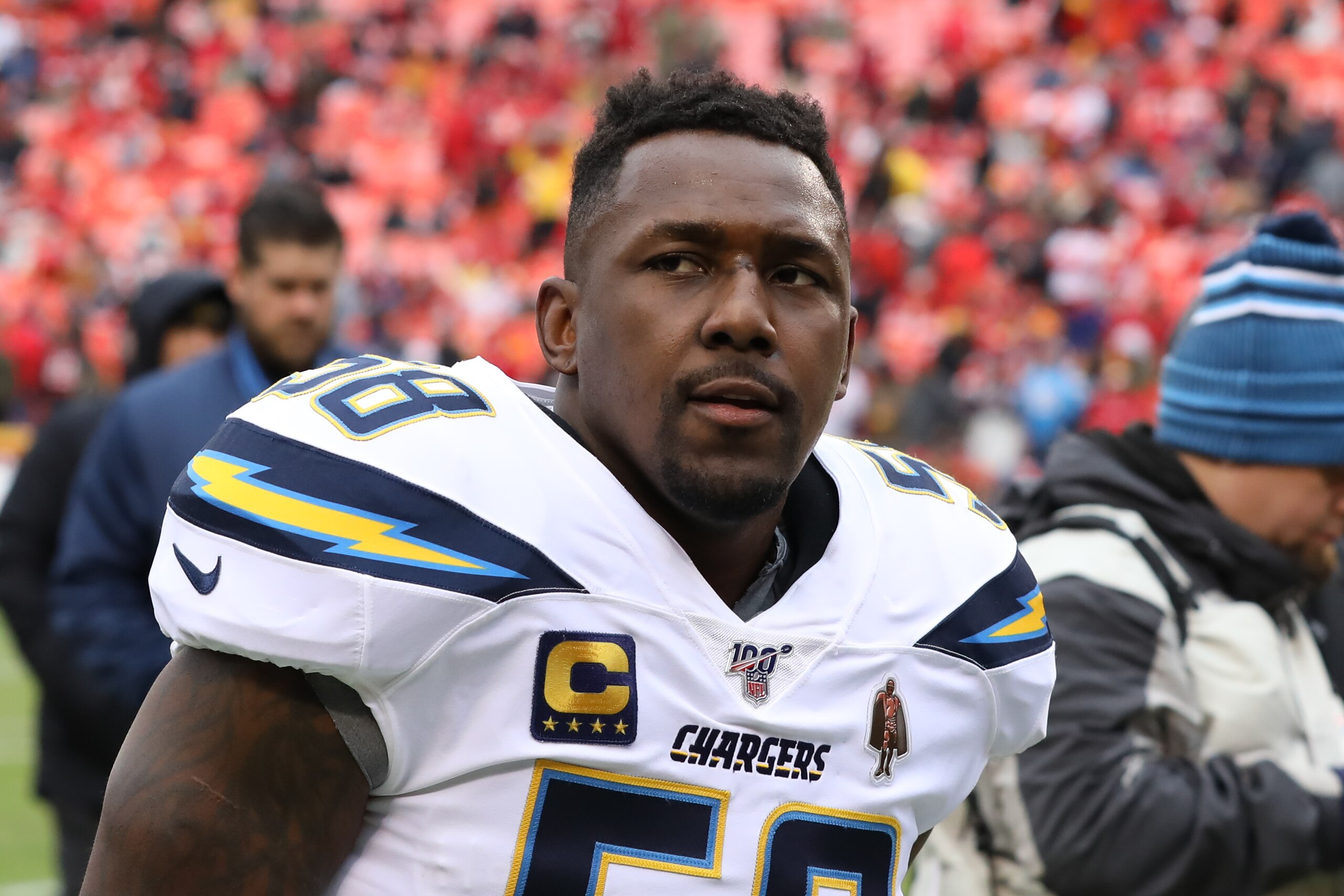KANSAS CITY, MO - DECEMBER 29: Los Angeles Chargers outside linebacker Thomas Davis (58) before an AFC West game between the Los Angeles Chargers and Kansas City Chiefs on December 29, 2019 at Arrowhead Stadium in Kansas City, MO. (Photo by Scott Winters/Icon Sportswire via Getty Images)
