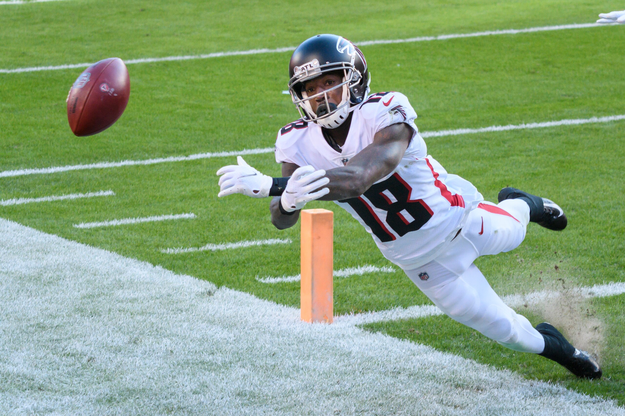 Atlanta Falcons wide receiver Calvin Ridley (18) can't haul in this pass late in the fourth quarter during an NFL football game against the Kansas City Chiefs, Sunday, Dec. 27, 2020, in Kansas City, Mo. (AP Photo/Reed Hoffmann)