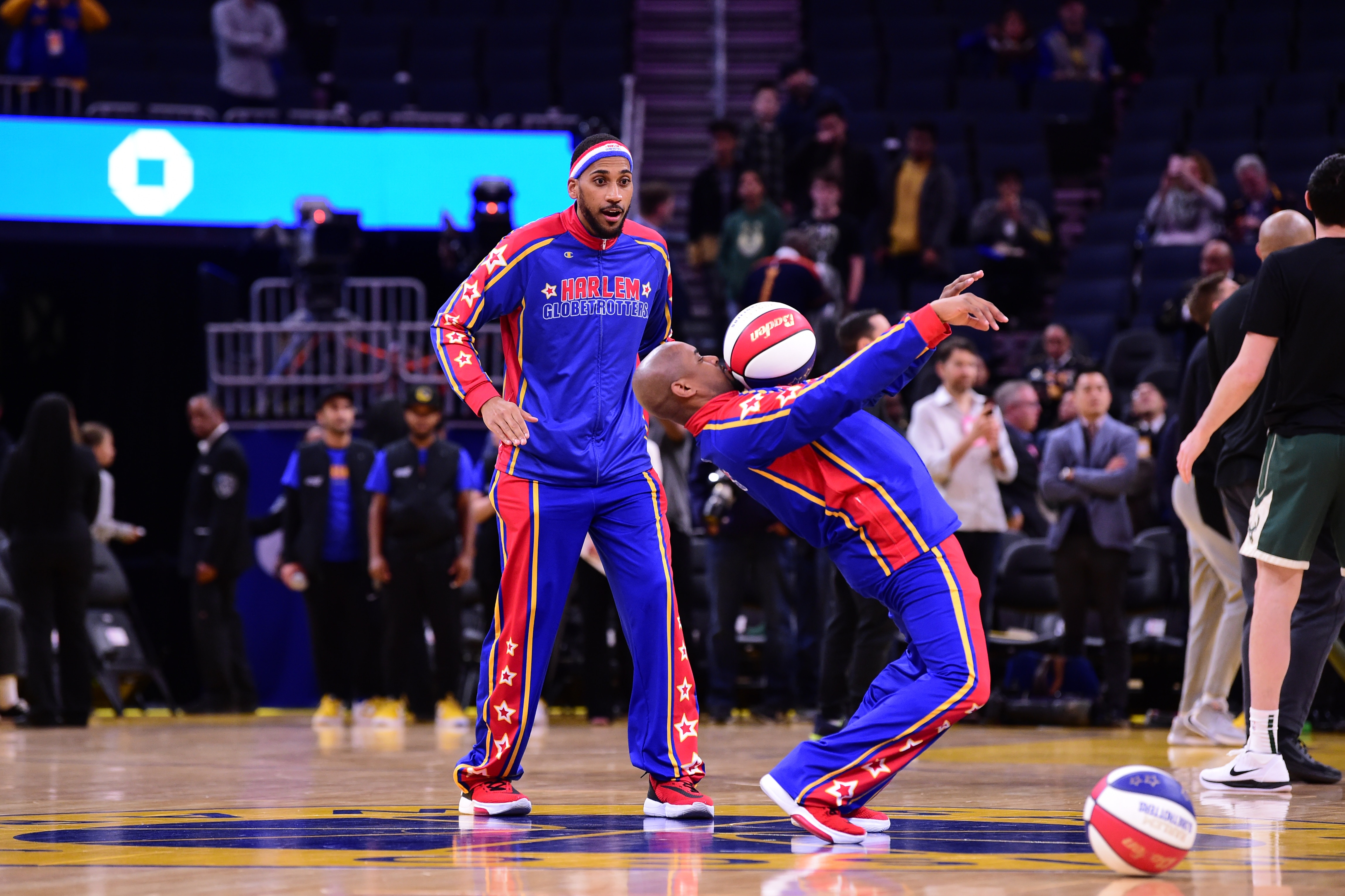 SAN FRANCISCO, CA - JANUARY 8: The Harlem Globetrotters warm up prior to a game between the Milwaukee Bucks and the Golden State Warriors on January 8, 2020 at Chase Center in San Francisco, California. NOTE TO USER: User expressly acknowledges and agrees that, by downloading and or using this photograph, user is consenting to the terms and conditions of Getty Images License Agreement. Mandatory Copyright Notice: Copyright 2020 NBAE (Photo by Noah Graham/NBAE via Getty Images)