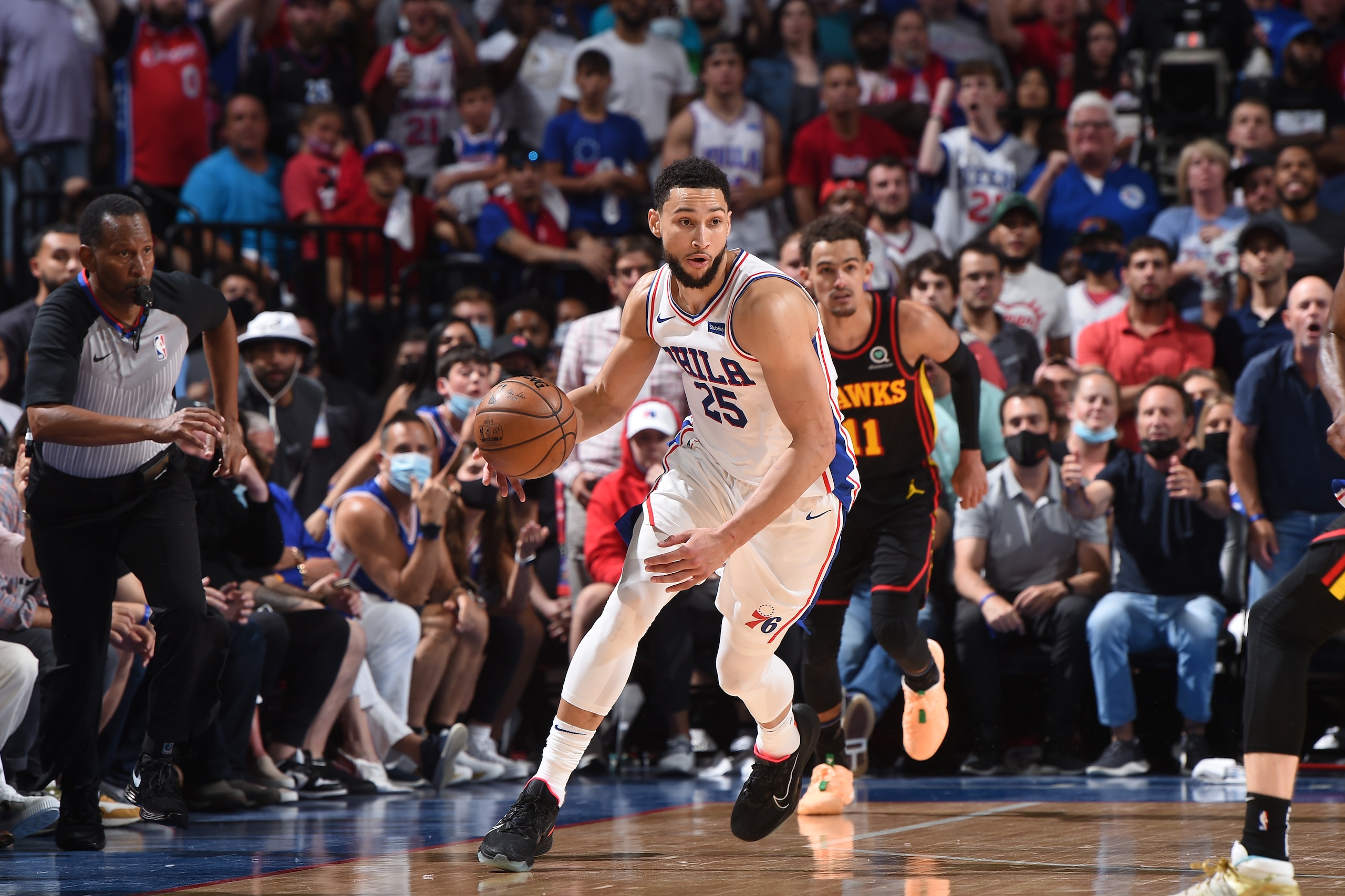 PHILADELPHIA, PA - JUNE 20: Ben Simmons #25 of the Philadelphia 76ers handles the ball against the Atlanta Hawks during Round 2, Game 7 of the Eastern Conference Playoffs on June 20, 2021 at Wells Fargo Center in Philadelphia, Pennsylvania. NOTE TO USER: User expressly acknowledges and agrees that, by downloading and/or using this Photograph, user is consenting to the terms and conditions of the Getty Images License Agreement. Mandatory Copyright Notice: Copyright 2021 NBAE (Photo by David Dow/NBAE via Getty Images) PHILADELPHIA, PA - JUNE 20: Ben Simmons #25 of the Philadelphia 76ers handles the ball against the Atlanta Hawks during Round 2, Game 7 of the Eastern Conference Playoffs on June 20, 2021 at Wells Fargo Center in Philadelphia, Pennsylvania. NOTE TO USER: User expressly acknowledges and agrees that, by downloading and/or using this Photograph, user is consenting to the terms and conditions of the Getty Images License Agreement. Mandatory Copyright Notice: Copyright 2021 NBAE (Photo by David Dow/NBAE via Getty Images)