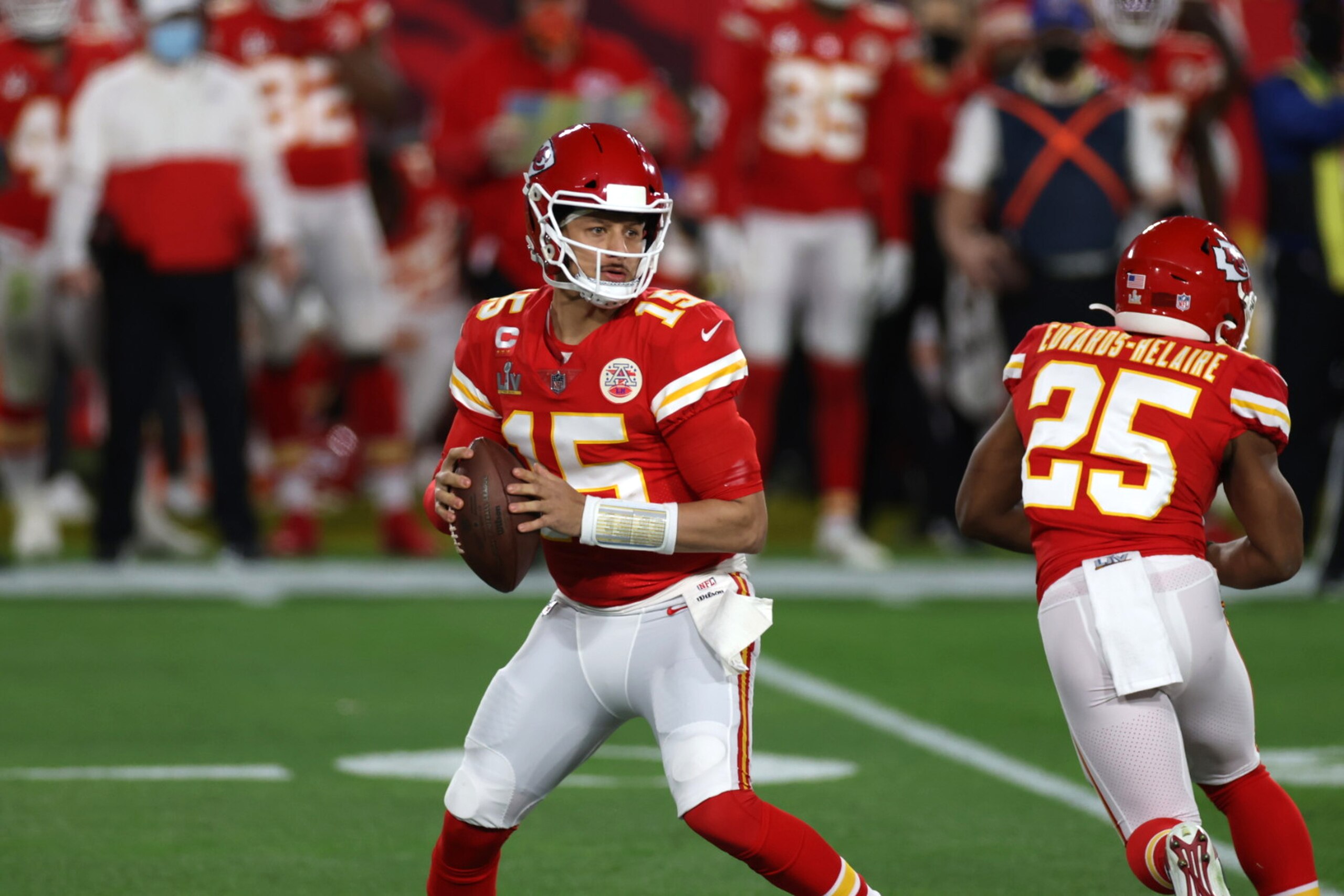 Football: Super Bowl LV: Kansas City Chiefs QB Patrick Mahomes (15) in action vs Tampa Bay Buccaneers at Raymond James Stadium. 
Tampa, FL 2/7/2021
CREDIT: Simon Bruty (Photo by Simon Bruty/Sports Illustrated via Getty Images)
(Set Number: X163521 TK1)