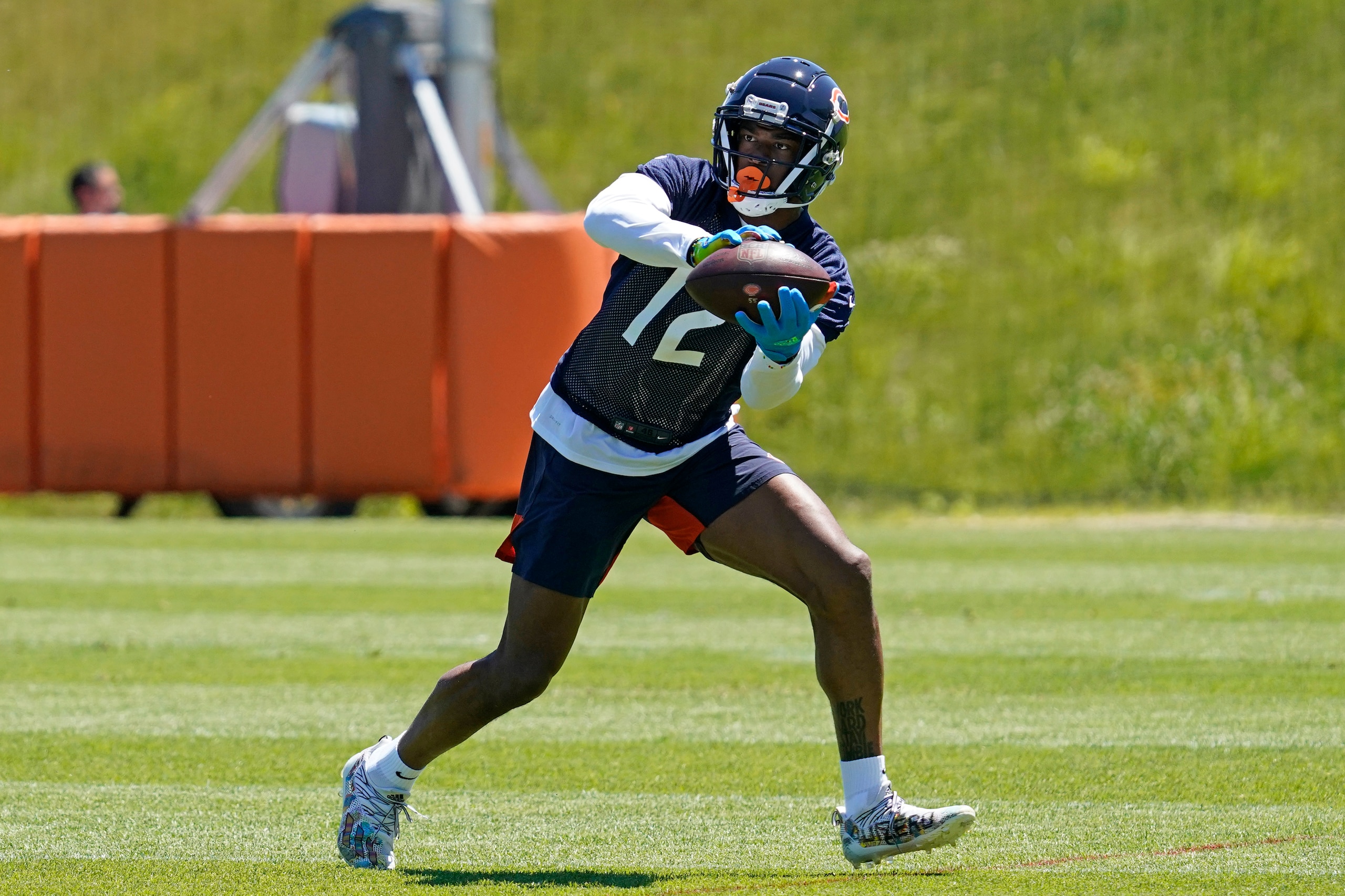 Chicago Bears wide receiver Allen Robinson II., catches a ball during NFL football practice in Lake Forest, Ill., Wednesday, June 16, 2021. (AP Photo/Nam Y. Huh)