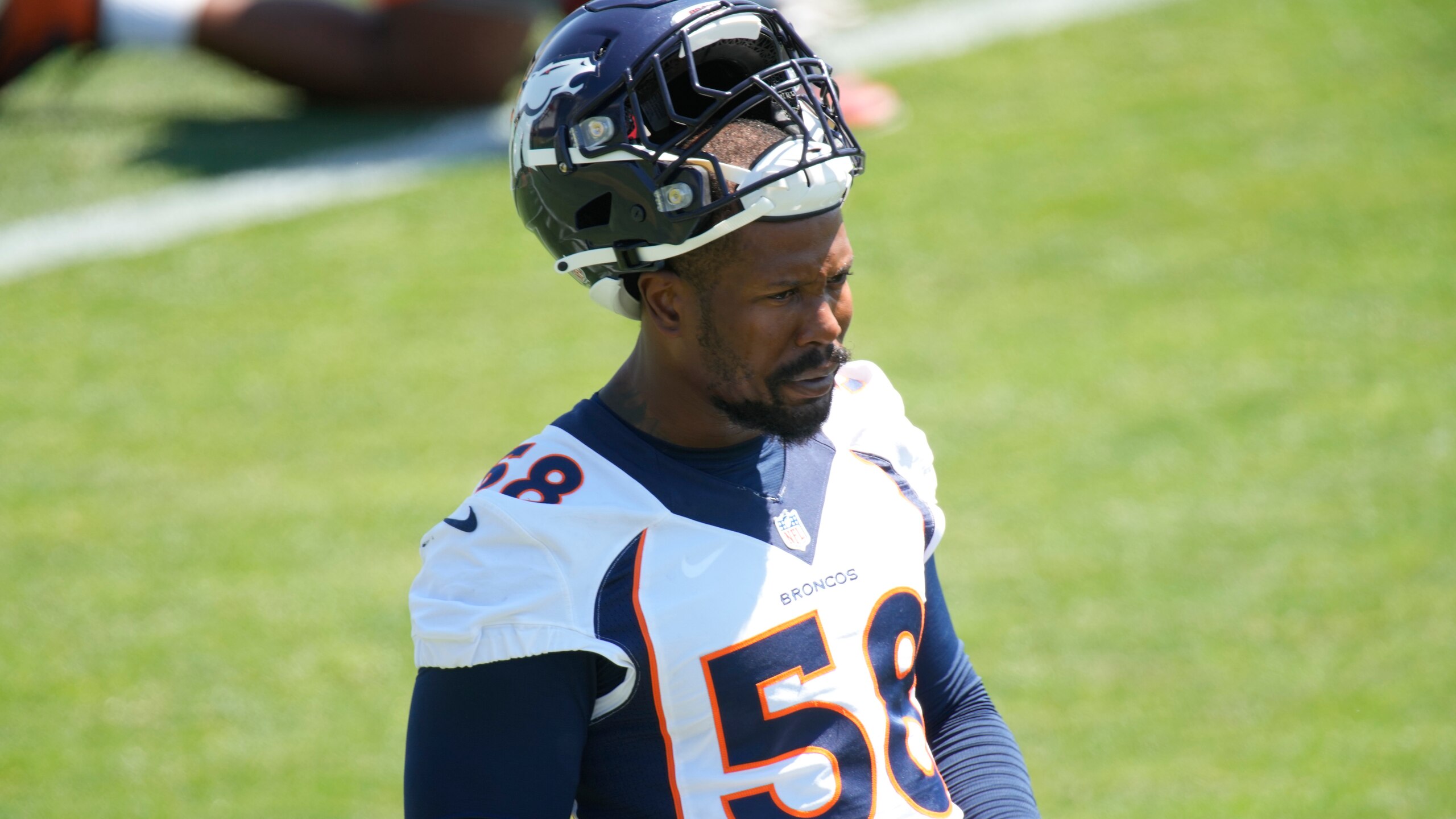 Denver Broncos outside linebacker Von Miller (58) takes part in drills during a mandatory minicamp at the NFL team's training headquarters Tuesday, June 15, 2021, in Englewood, Colo. (AP Photo/David Zalubowski)