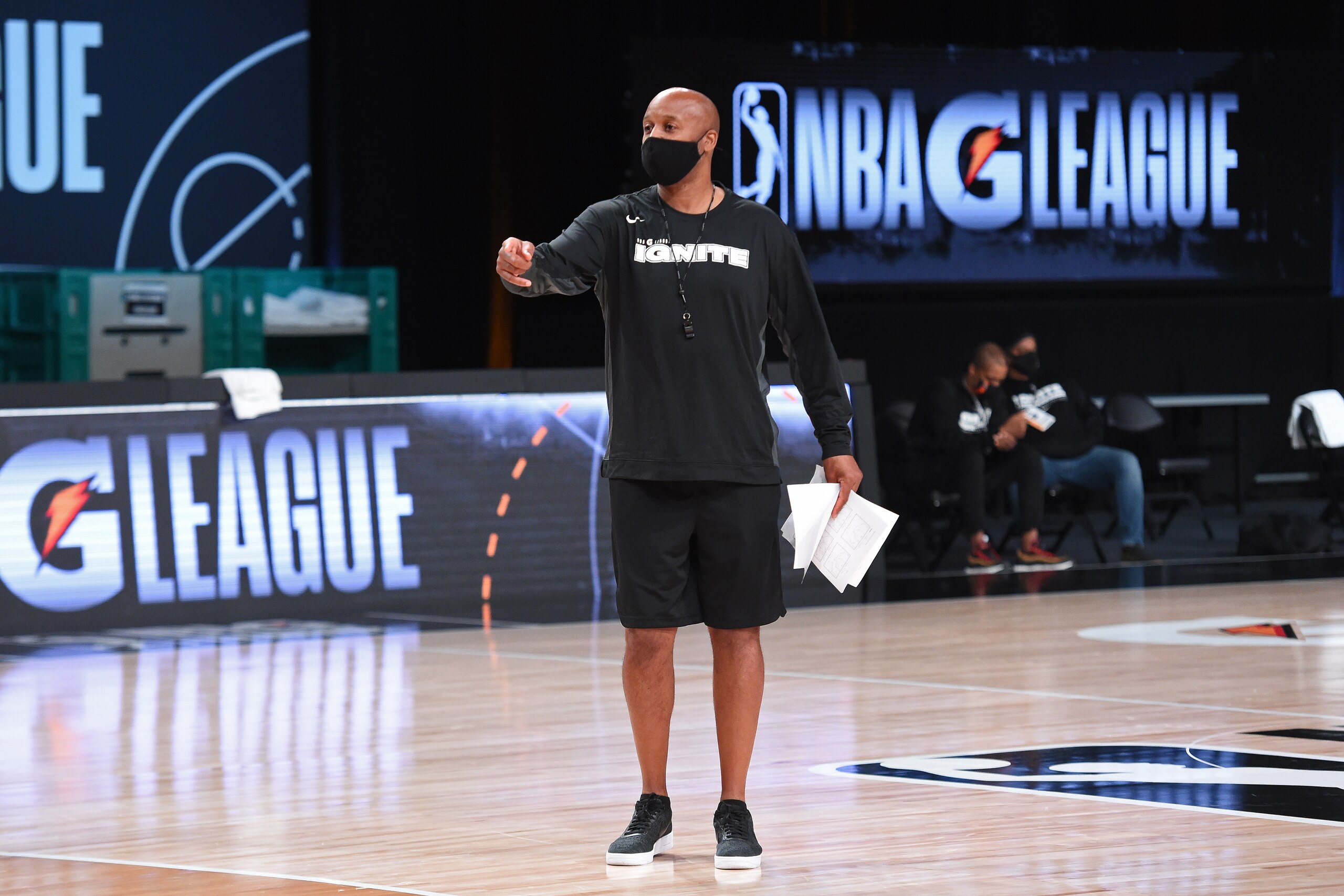 ORLANDO, FL - FEBRUARY 5: Brian Shaw of Team Ignite coaches during practice on February 5, 2021 in Orlando, Florida at AdventHealth Arena. NOTE TO USER: User expressly acknowledges and agrees that, by downloading and/or using this photograph, user is consenting to the terms and conditions of the Getty Images License Agreement.  Mandatory Copyright Notice: Copyright 2021 NBAE (Photo by Juan Ocampo/NBAE via Getty Images)