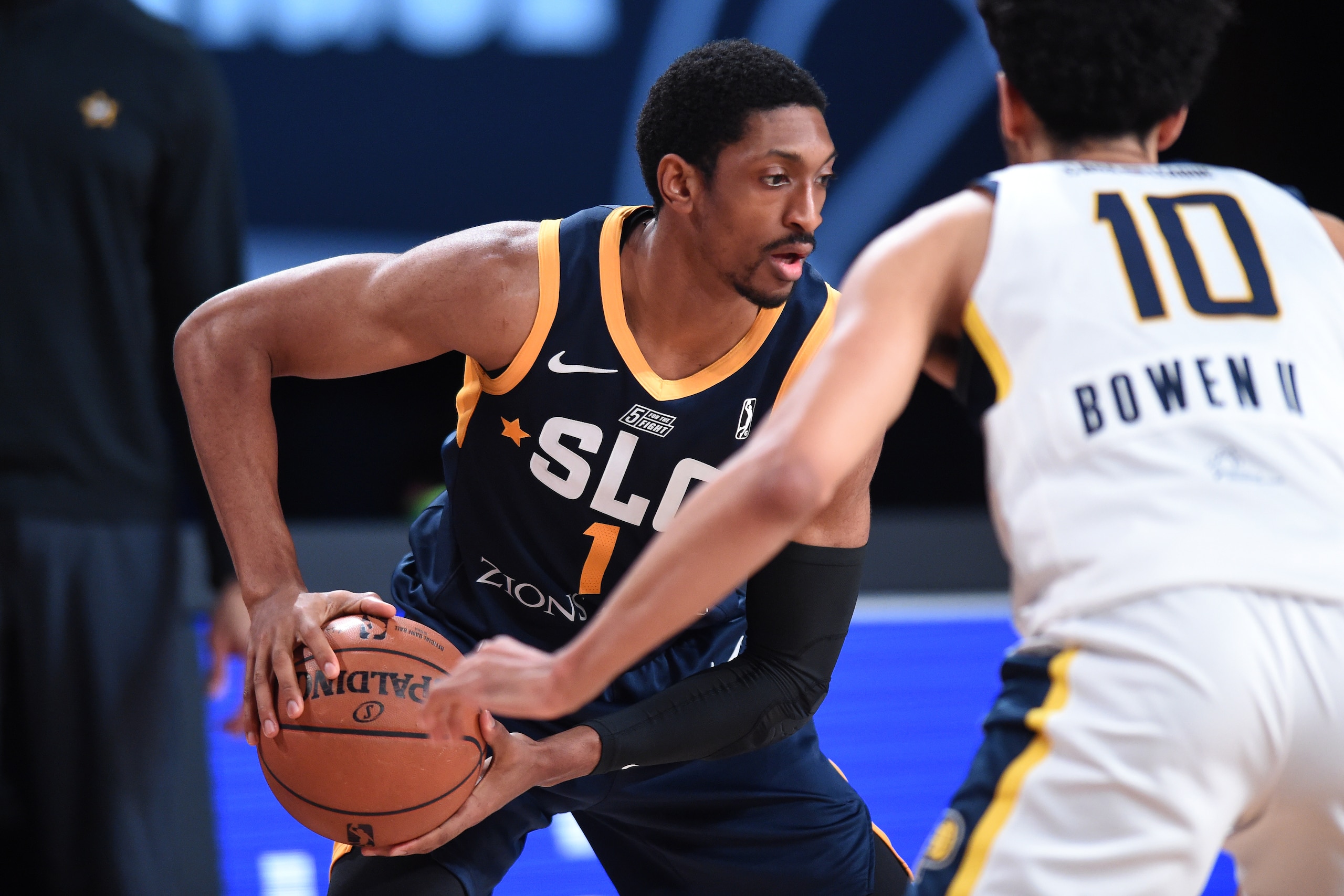 ORLANDO, FL - MARCH 2: Malcolm Miller #1 of the Salt Lake City Stars handles the ball against the Fort Wayne Mad Ants on March 2, 2021 at AdventHealth Arena in Orlando, Florida. NOTE TO USER: User expressly acknowledges and agrees that, by downloading and/or using this Photograph, user is consenting to the terms and conditions of the Getty Images License Agreement. Mandatory Copyright Notice: Copyright 2021 NBAE (Photo by Juan Ocampo/NBAE via Getty Images)