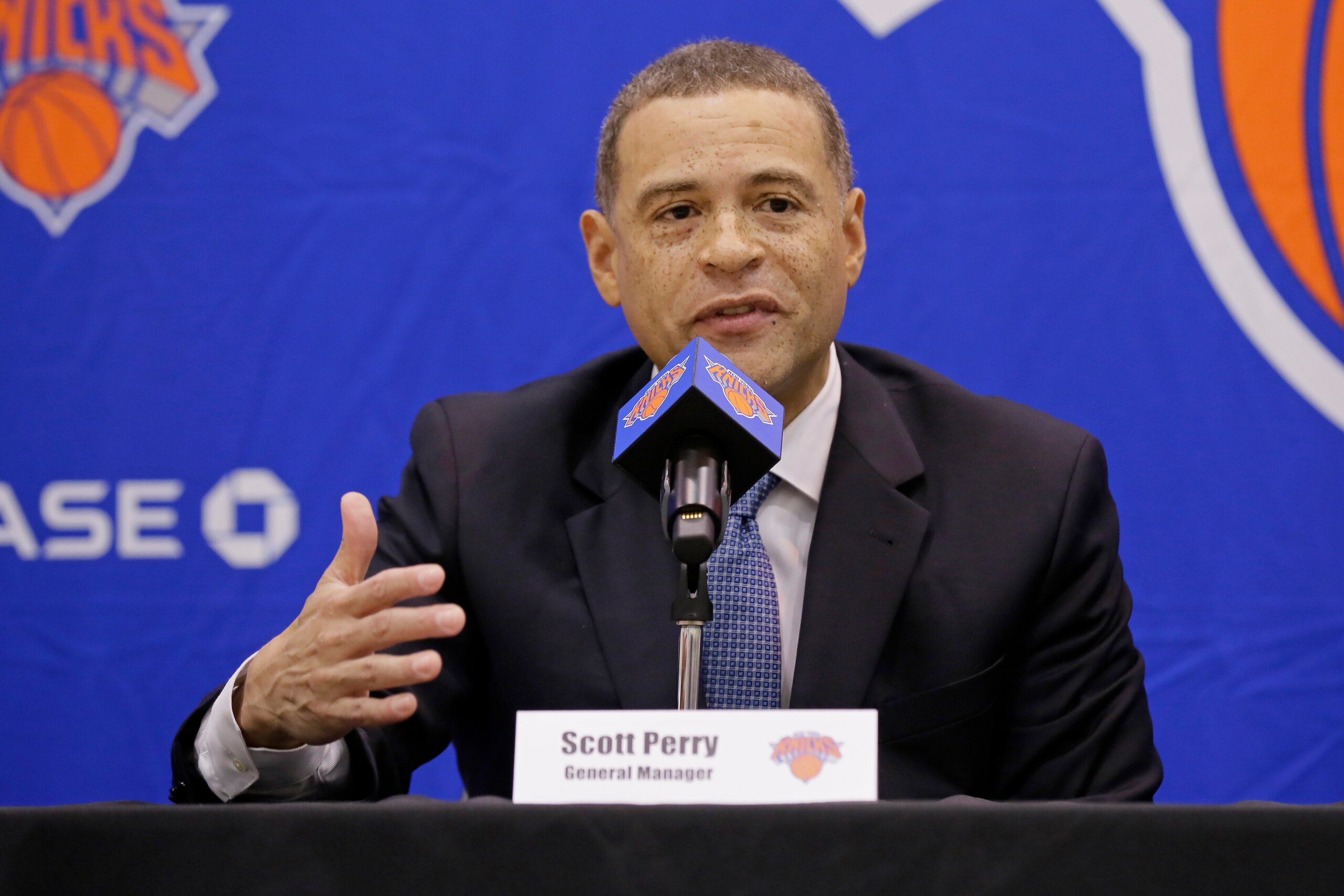 GREENBURG, NY - JULY 17:  New York Knicks team President, Steve Mills and Jeff Hornacek of the New York Knicks introduce General Manager Scott Perry at a pess conference at the at Knicks Practice Center July 17, 2017 in Greenburg, New York. NOTE TO USER: User expressly acknowledges and agrees that, by downloading and/or using this photograph, user is consenting to the terms and conditions of the Getty Images License Agreement.  Mandatory Copyright Notice: Copyright 2017 NBAE (Photo by Steven Freeman/NBAE via Getty Images)
