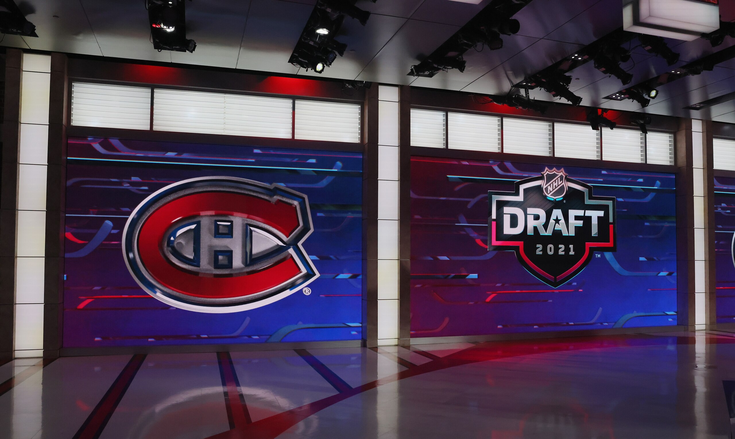 SECAUCUS, NEW JERSEY - JULY 23: With the 31st pick in the 2021 NHL Entry Draft, the Montreal Canadiens select Logan Mailloux  during the first round of the 2021 NHL Entry Draft at the NHL Network studios on July 23, 2021 in Secaucus, New Jersey. (Photo by Bruce Bennett/Getty Images)