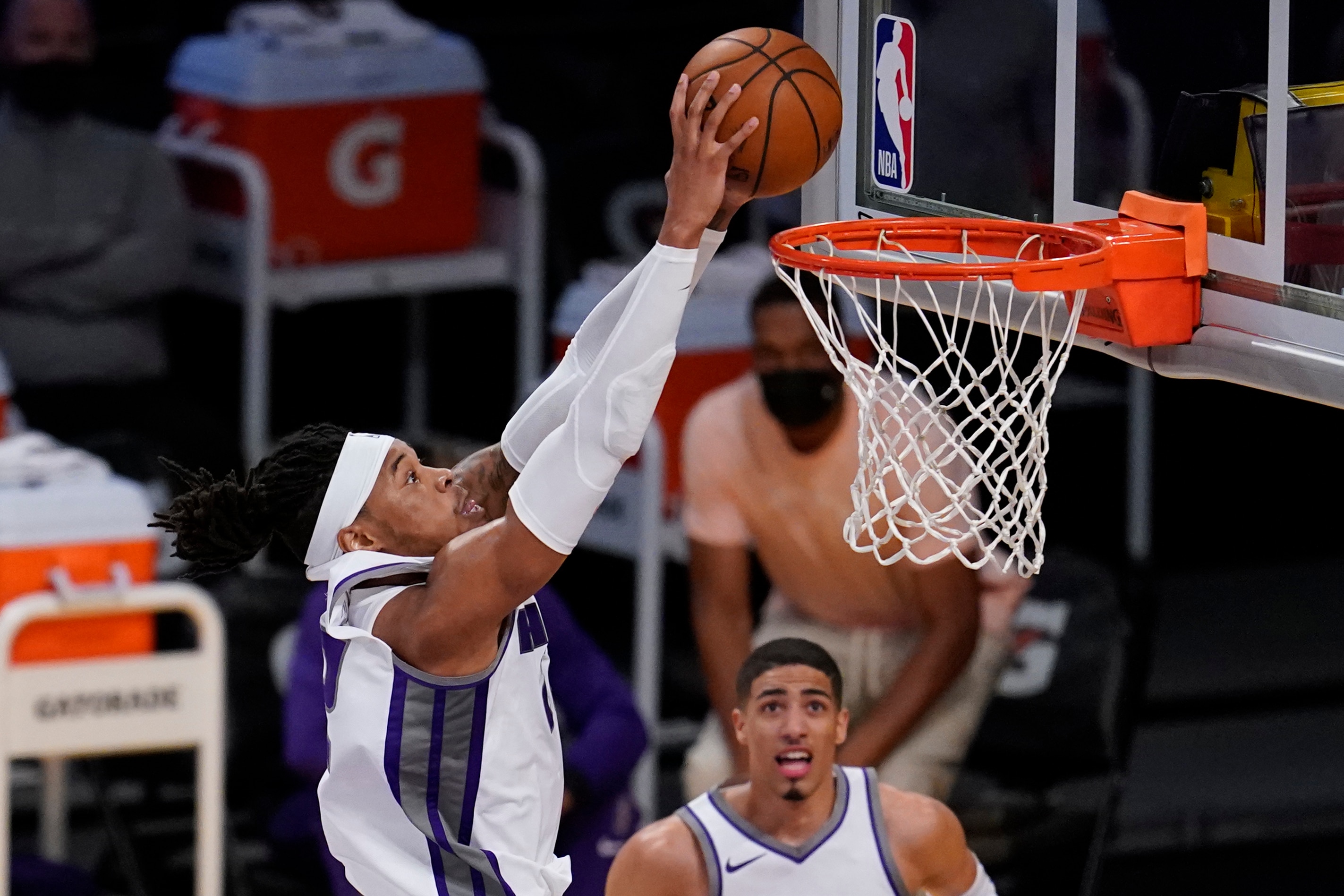 Sacramento Kings center Richaun Holmes dunks against the Los Angeles Lakers during the first half of an NBA basketball game Friday, April 30, 2021, in Los Angeles. (AP Photo/Marcio Jose Sanchez)