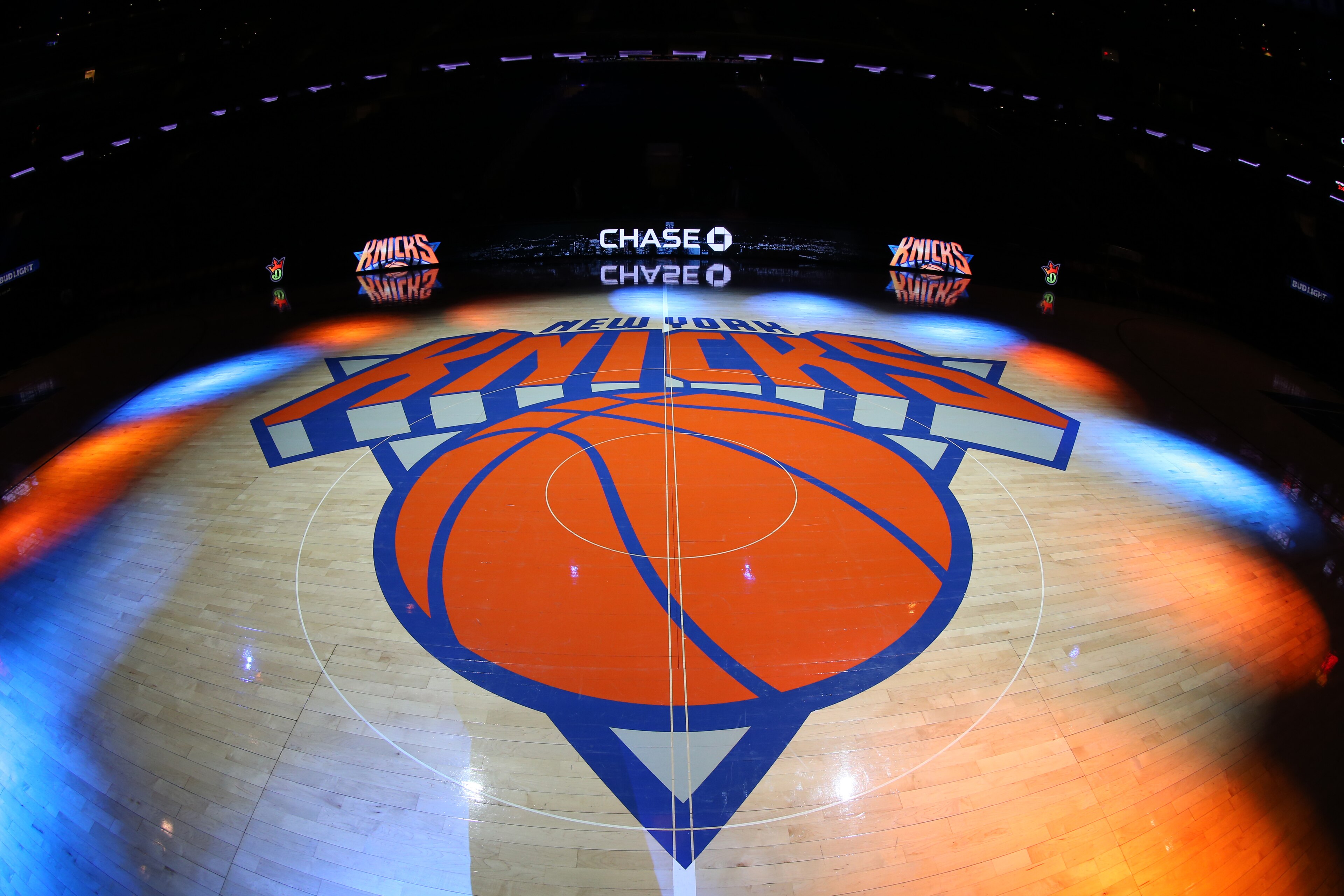 NEW YORK, NY - FEBRUARY 6: A general view of the New York Knicks logo before a game against the Los Angeles Lakers on February 6, 2017 at Madison Square Garden in New York City, New York. NOTE TO USER: User expressly acknowledges and agrees that, by downloading and/or using this photograph, user is consenting to the terms and conditions of the Getty Images License Agreement. Mandatory Copyright Notice: Copyright 2017 NBAE (Photo by Nathaniel S. Butler/NBAE via Getty Images) NEW YORK, NY - FEBRUARY 6: A general view of the New York Knicks logo before a game against the Los Angeles Lakers on February 6, 2017 at Madison Square Garden in New York City, New York. NOTE TO USER: User expressly acknowledges and agrees that, by downloading and/or using this photograph, user is consenting to the terms and conditions of the Getty Images License Agreement. Mandatory Copyright Notice: Copyright 2017 NBAE (Photo by Nathaniel S. Butler/NBAE via Getty Images)