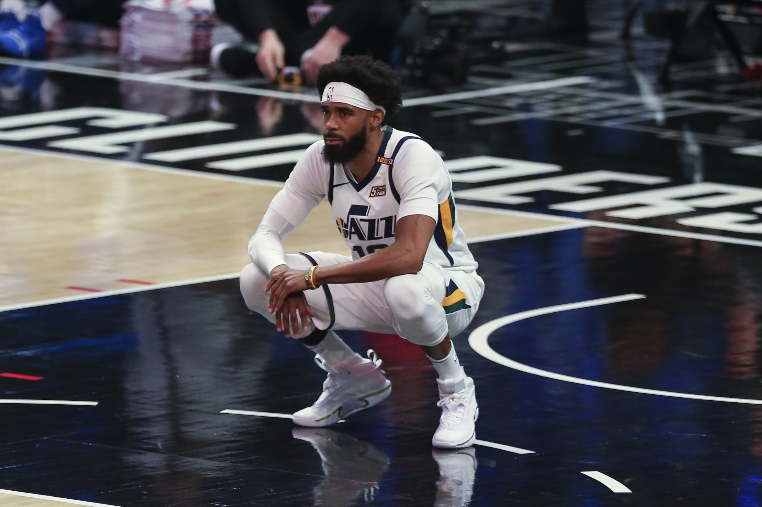 LOS ANGELES, CA - JUNE 18:  Utah Jazz guard Mike Conley (10) during game 6 of the second round of the Western Conference Playoffs between the Utah Jazz and the Los Angeles Clippers on June 18, 2021, at Staples Center in Los Angeles, CA. (Photo by Jevone Moore/Icon Sportswire via Getty Images)