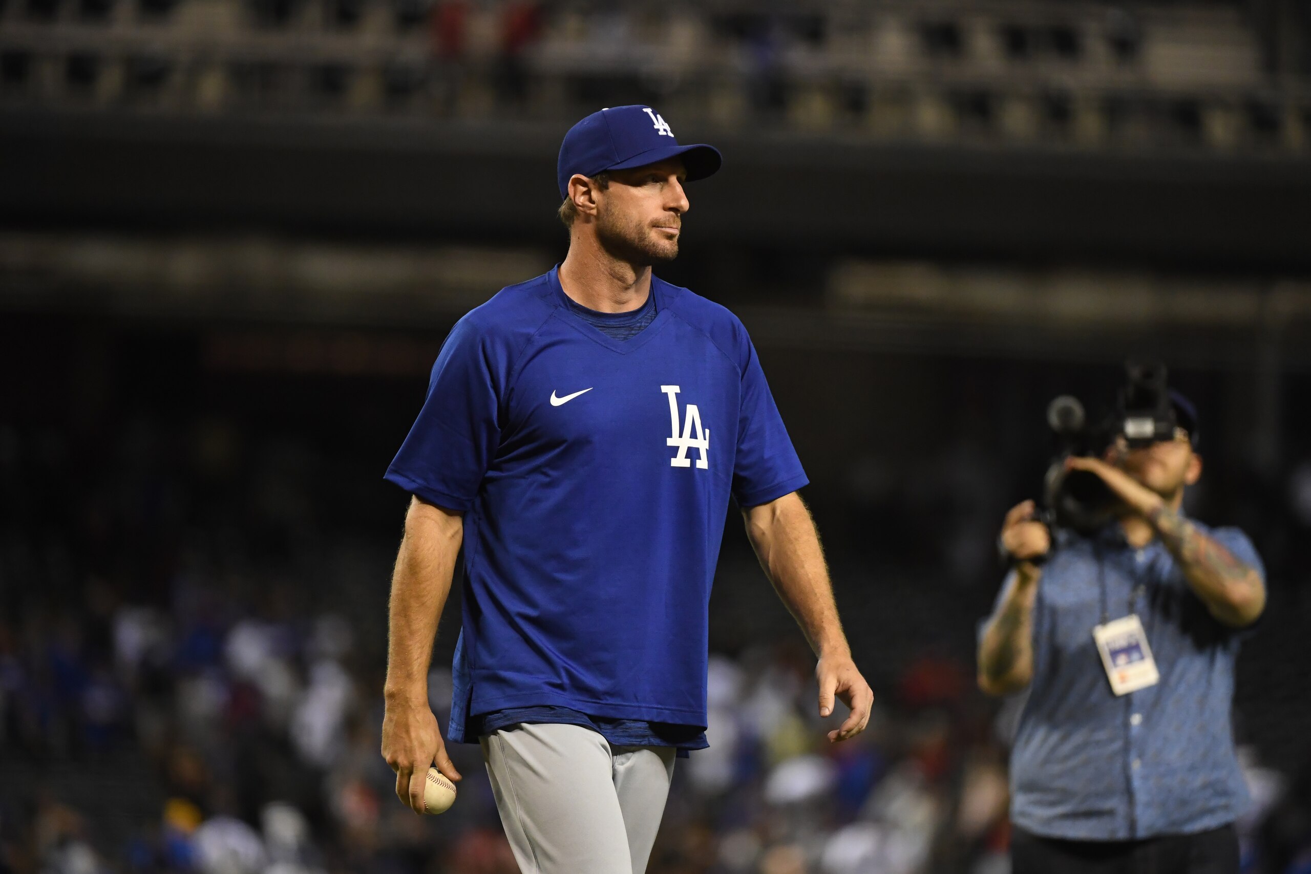 PHOENIX, ARIZONA - JULY 31: Max Scherzer #31 of the Los Angeles Dodgers walks off the field after a game against the Arizona Diamondbacks at Chase Field on July 31, 2021 in Phoenix, Arizona. Dodgers won 8-3. (Photo by Norm Hall/Getty Images) PHOENIX, ARIZONA - JULY 31: Max Scherzer #31 of the Los Angeles Dodgers walks off the field after a game against the Arizona Diamondbacks at Chase Field on July 31, 2021 in Phoenix, Arizona. Dodgers won 8-3. (Photo by Norm Hall/Getty Images)