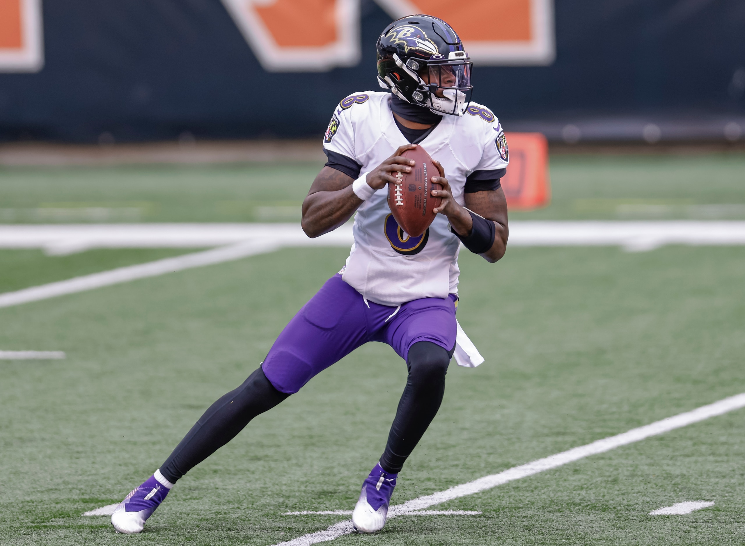CINCINNATI, OHIO - JANUARY 03: Lamar Jackson #8 of the Baltimore Ravens drops back to pass during the game against the Cincinnati Bengals at Paul Brown Stadium on January 03, 2021 in Cincinnati, Ohio. (Photo by Michael Hickey/Getty Images)