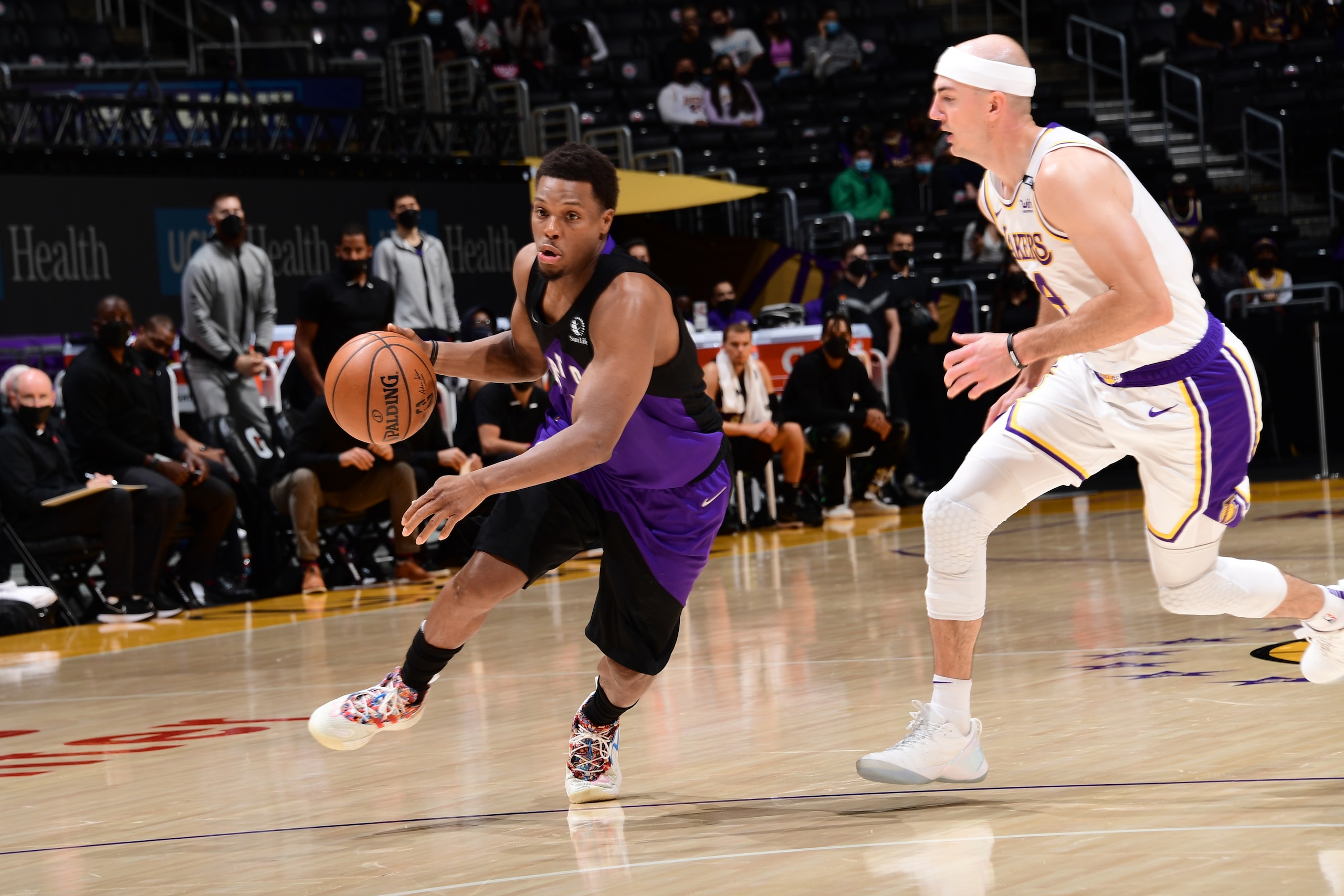 LOS ANGELES, CA - MAY 2: Kyle Lowry #7 of the Toronto Raptors drives to the basket against the Los Angeles Lakers on May 2, 2021 at STAPLES Center in Los Angeles, California. NOTE TO USER: User expressly acknowledges and agrees that, by downloading and/or using this Photograph, user is consenting to the terms and conditions of the Getty Images License Agreement. Mandatory Copyright Notice: Copyright 2021 NBAE (Photo by Adam Pantozzi/NBAE via Getty Images)