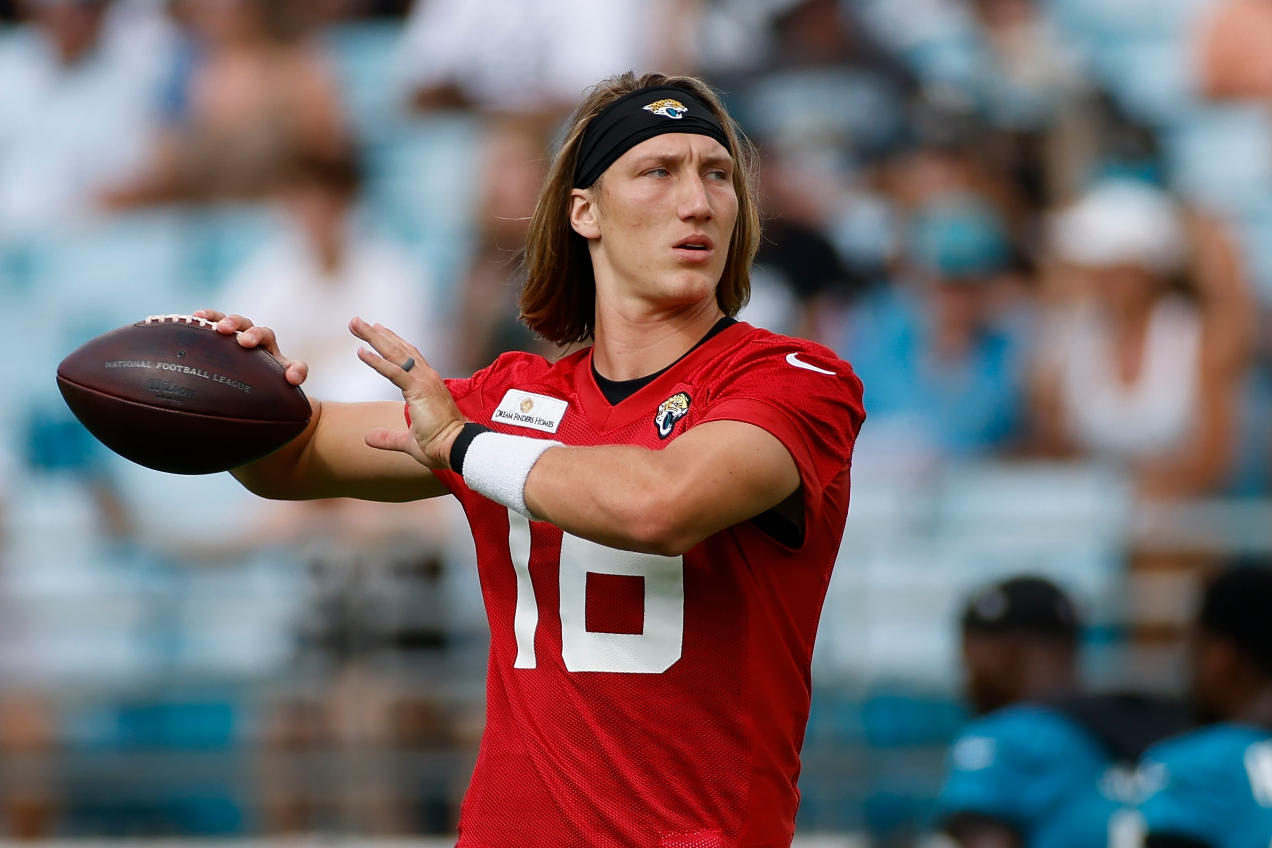 JACKSONVILLE, FL - AUGUST 08: Jacksonville Jaguars Quarterback Trevor Lawrence (16) during the Jacksonville Jaguars Scrimmage on August 8, 2021 at TIAA Bank Field in Jacksonville, Fl. (Photo by David Rosenblum/Icon Sportswire via Getty Images)