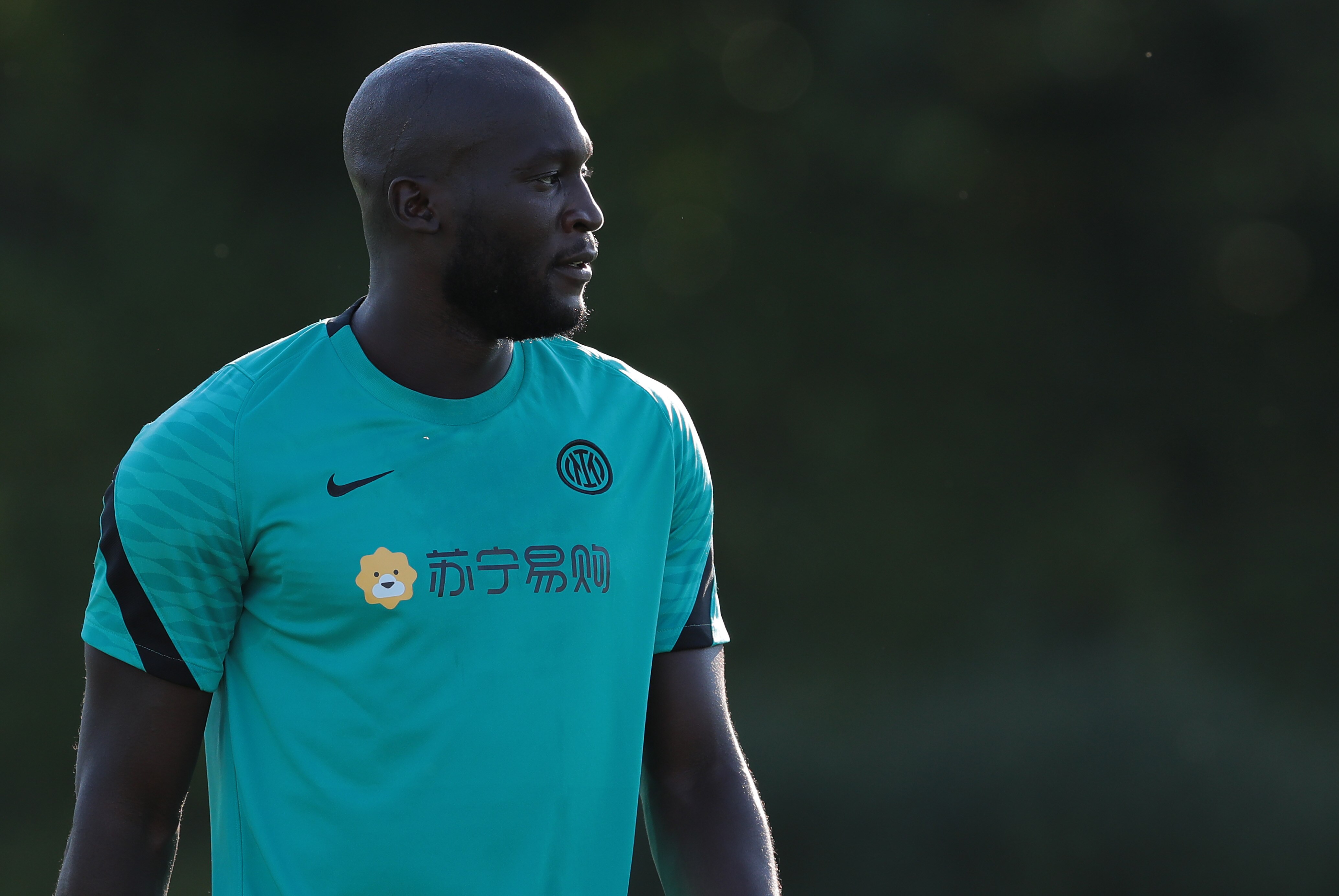 COMO, ITALY - AUGUST 02: Romelu Lukaku of FC Internazionale looks on during the FC Internazionale training session at the club's training ground Suning Training Center in memory of Angelo Moratti on August 02, 2021 in Como, Italy. (Photo by Emilio Andreoli - Inter/Inter via Getty Images)