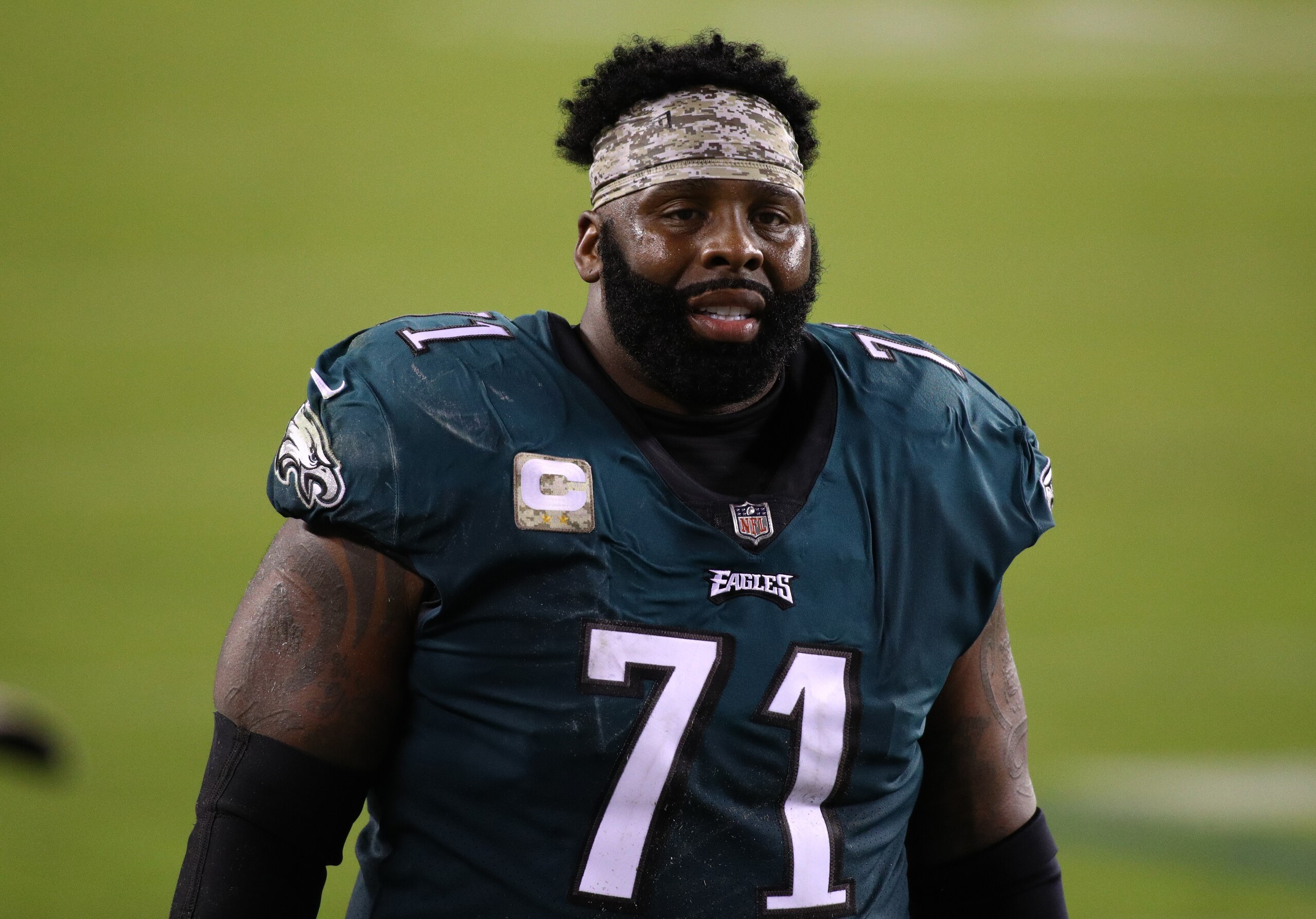 PHILADELPHIA, PA - NOVEMBER 01: Philadelphia Eagles Offensive Tackle Jason Peters (71) walks to the locker room after the first half during the game between the Dallas Cowboys and Philadelphia Eagles on November 01, 2020 at Lincoln Financial Field in Philadelphia, PA. (Photo by Kyle Ross/Icon Sportswire via Getty Images)
