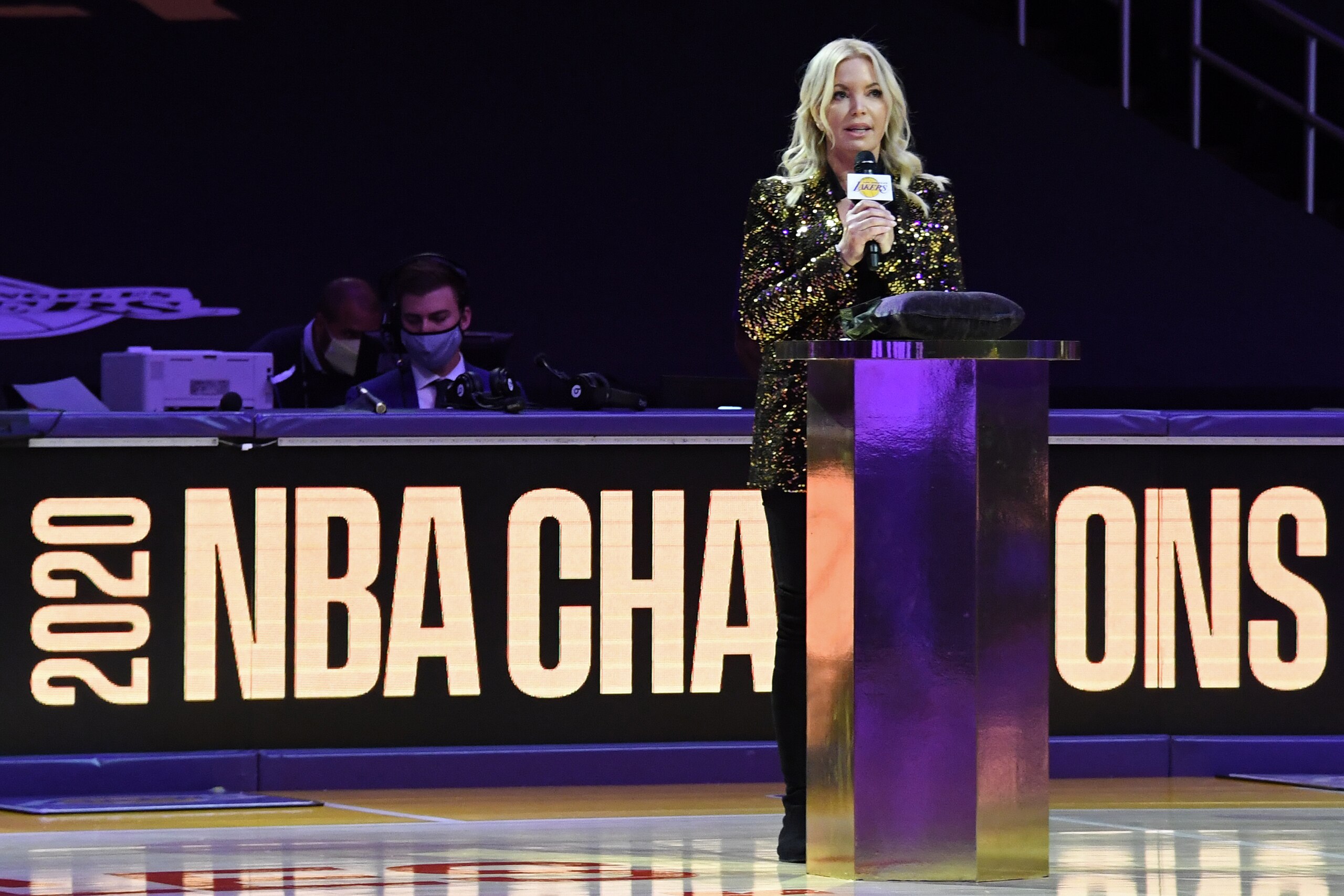 LOS ANGELES, CA - DECEMBER 22: President of the Los Angeles Lakers, Jeanie Buss speaks during the 2019-20 NBA Championship ring ceremony before the game against the LA Clippers on December 22, 2020 at STAPLES Center in Los Angeles, California. NOTE TO USER: User expressly acknowledges and agrees that, by downloading and/or using this Photograph, user is consenting to the terms and conditions of the Getty Images License Agreement. Mandatory Copyright Notice: Copyright 2020 NBAE (Photo by Andrew D. Bernstein/NBAE via Getty Images)