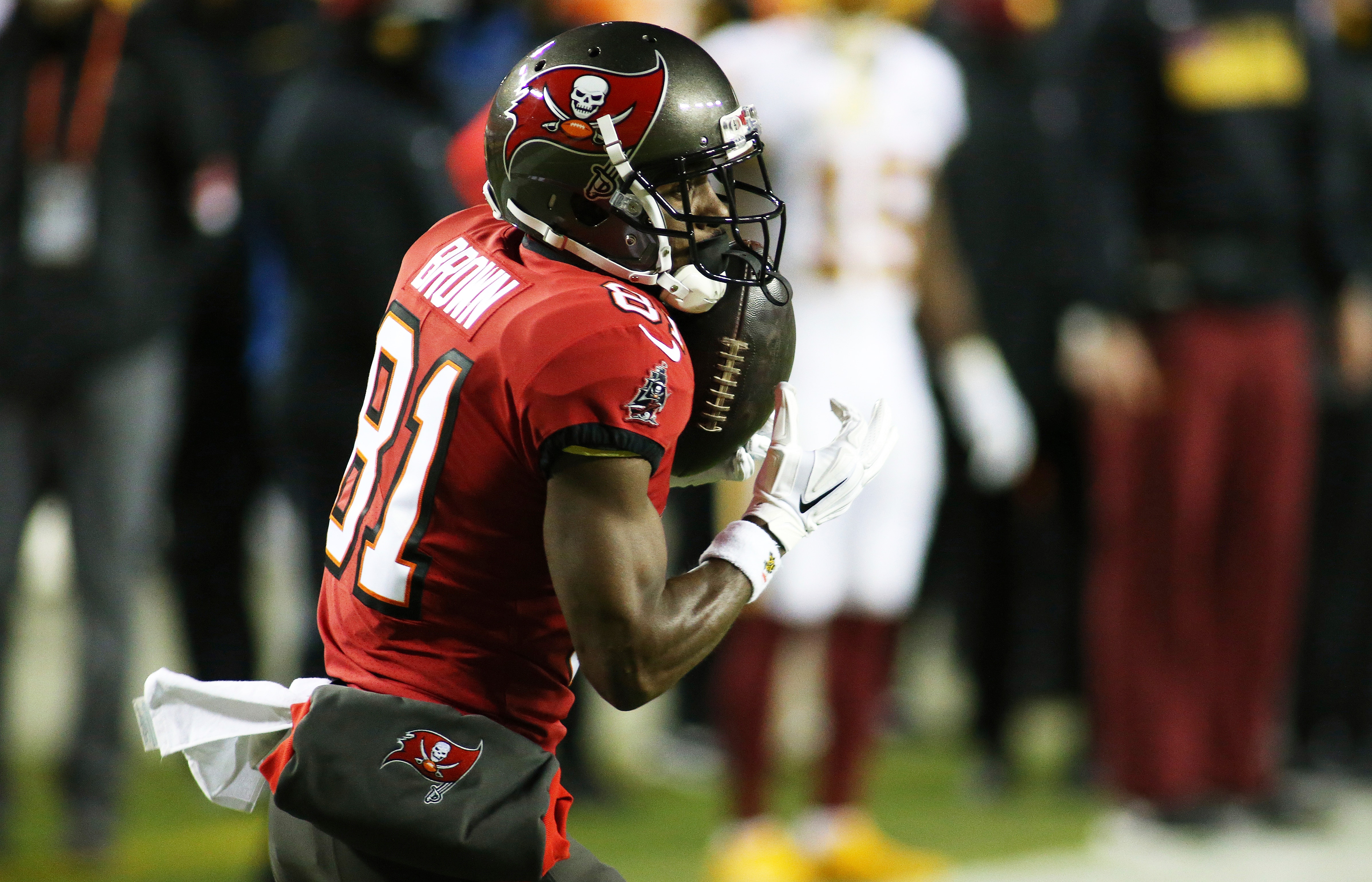 Tampa Bay Buccaneers wide receiver Antonio Brown (81) in action during an NFL wild-card playoff football game against the Washington Football Team, Saturday, Jan. 9, 2021 in Landover, Md. (AP Photo/Daniel Kucin Jr.)