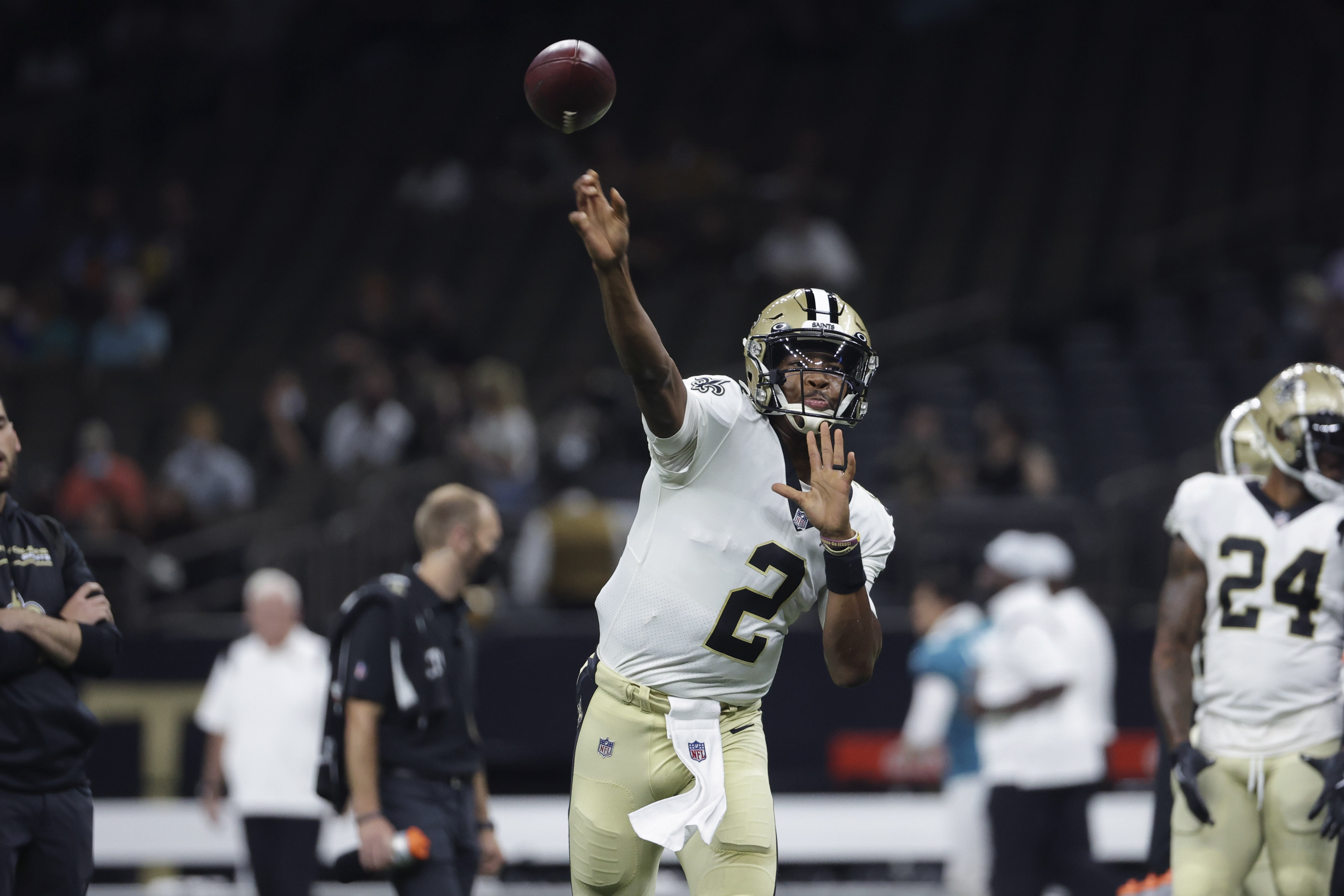 New Orleans Saints quarterback Jameis Winston (2) warms up before an NFL preseason football game against the Jac ksonville Jaguars in New Orleans, Monday, Aug. 23, 2021. (AP Photo/Derick Hingle)
