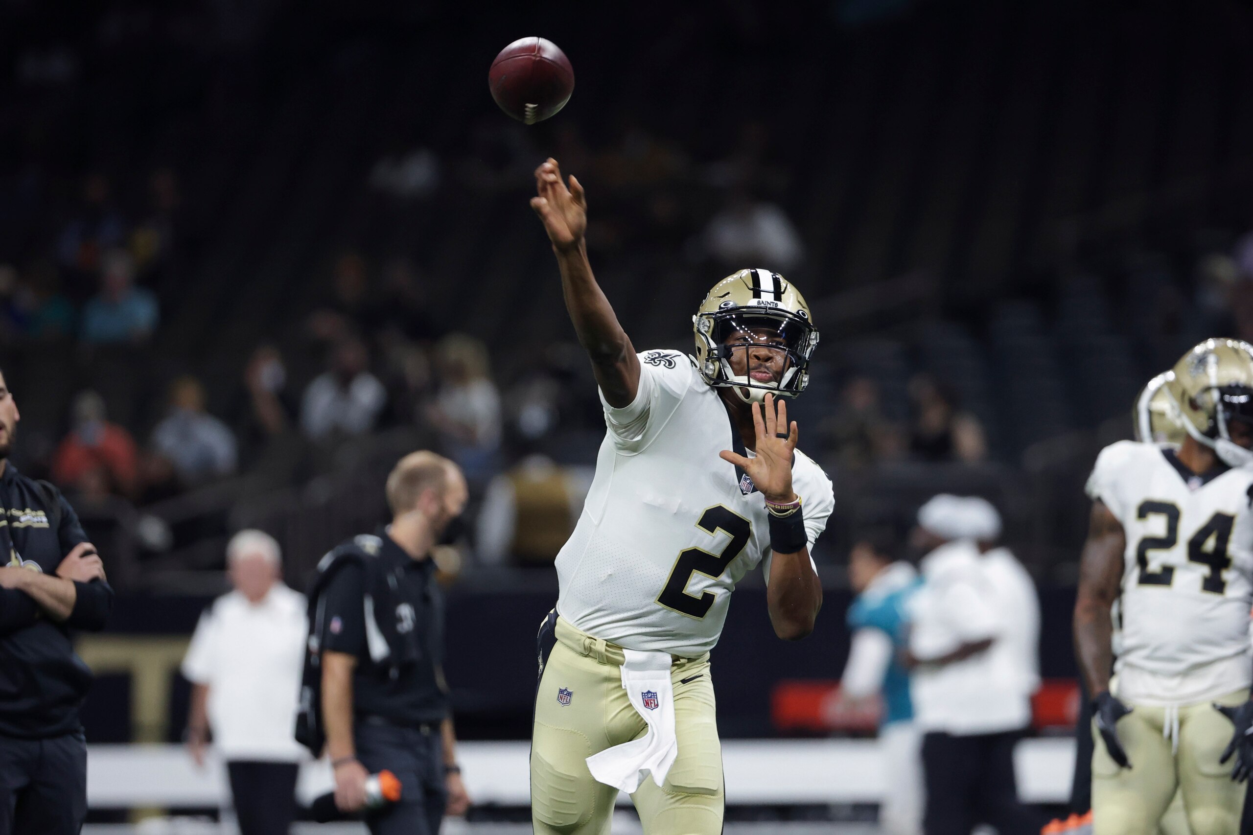 New Orleans Saints quarterback Jameis Winston (2) warms up before an NFL preseason football game against the Jac ksonville Jaguars in New Orleans, Monday, Aug. 23, 2021. (AP Photo/Derick Hingle)