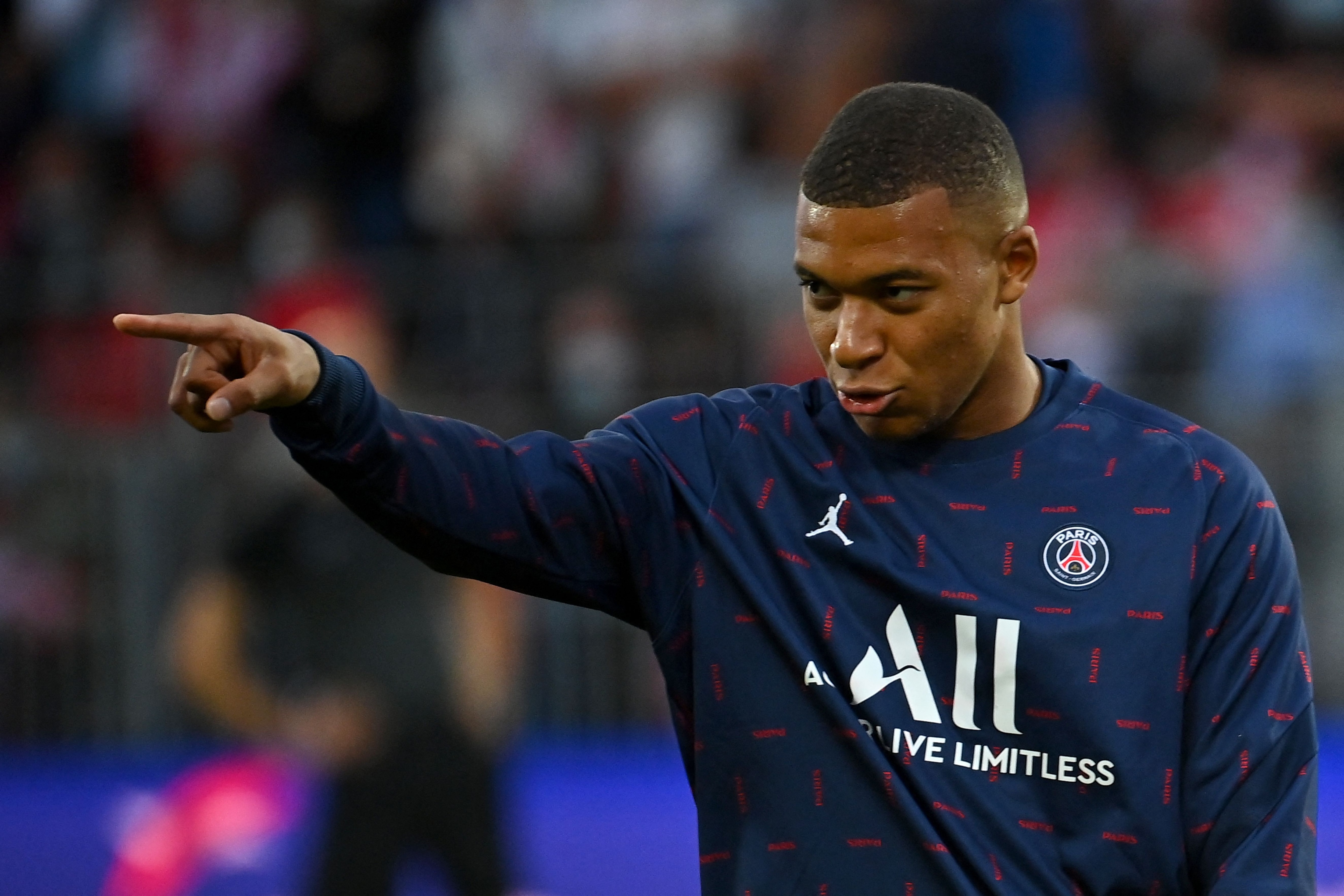 Paris Saint-Germain's French forward Kylian Mbappe warms up prior to the French L1 football match between Stade Brestois and Paris Saint-Germain at Francis-Le Ble Stadium in Brest on August 20, 2021. (Photo by LOIC VENANCE / AFP) (Photo by LOIC VENANCE/AFP via Getty Images)