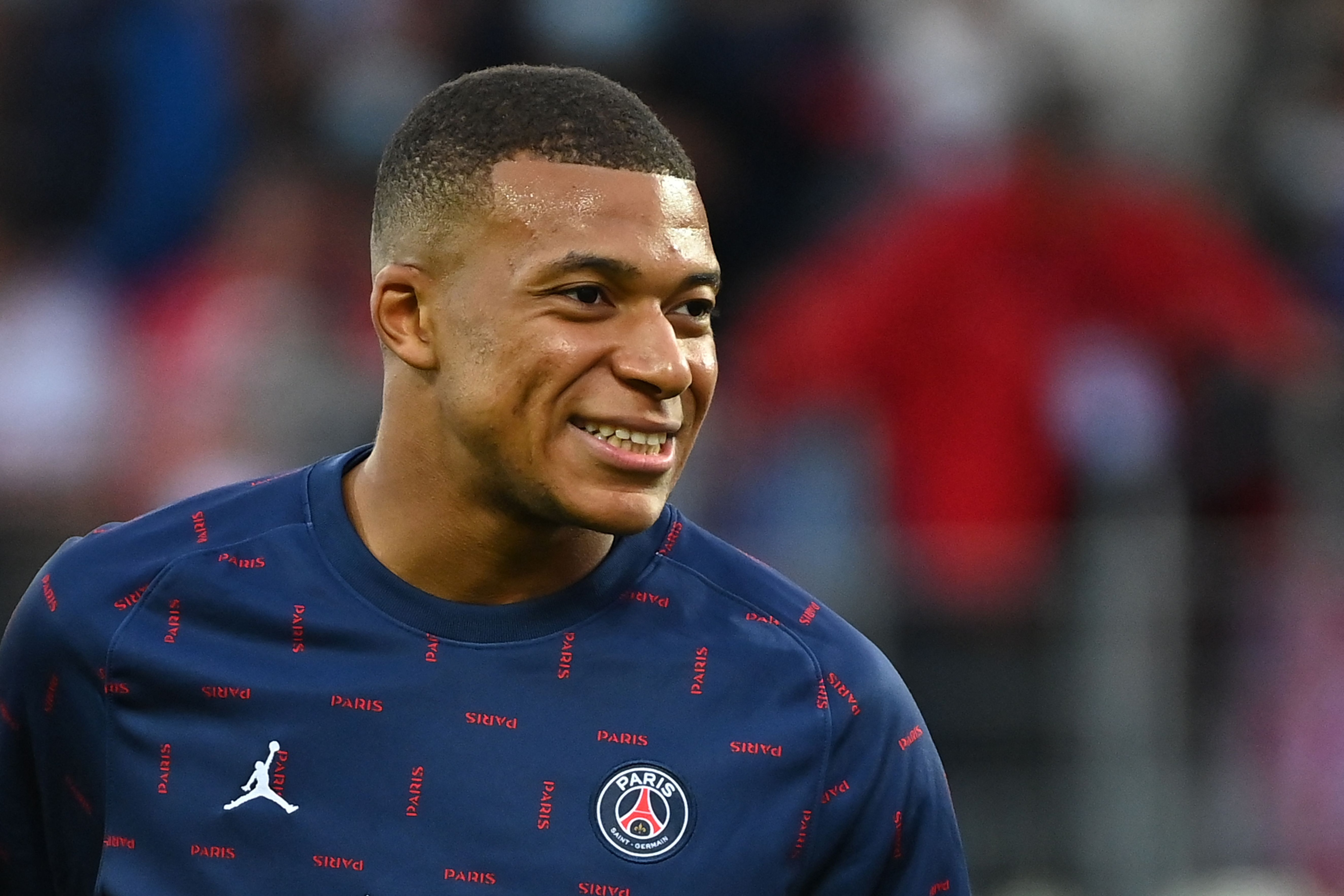 Paris Saint-Germain's French forward Kylian Mbappe warms up prior to the French L1 football match between Stade Brestois and Paris Saint-Germain at Francis-Le Ble Stadium in Brest on August 20, 2021. (Photo by LOIC VENANCE / AFP) (Photo by LOIC VENANCE/AFP via Getty Images)
