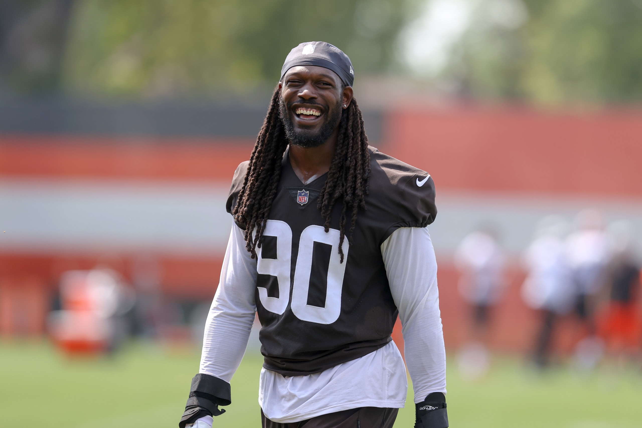 BEREA, OH - AUGUST 07: Cleveland Browns defensive end Jadeveon Clowney (90) during the Cleveland Browns Training Camp on August 7, 2021, at the at the Cleveland Browns Training Facility in Berea, Ohio. (Photo by Frank Jansky/Icon Sportswire via Getty Images)
