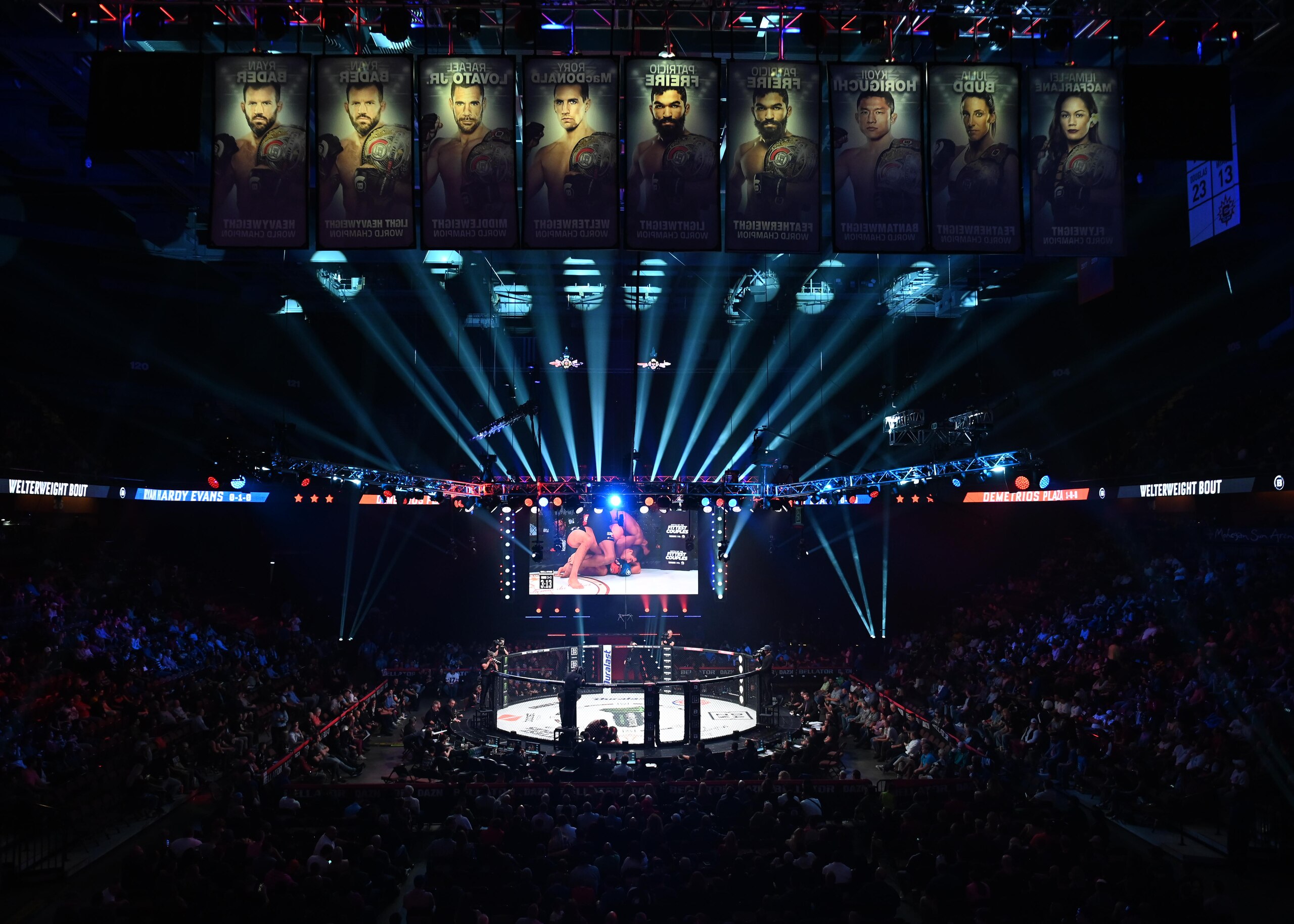 UNCASVILLE, CT - OCTOBER 26: A general view of the Bellator MMA cage during the Bellator 232 on October 26, 2019 at the Mohegan Sun Arena in Uncasville, Connecticut. (Photo by Williams Paul/Icon Sportswire via Getty Images)